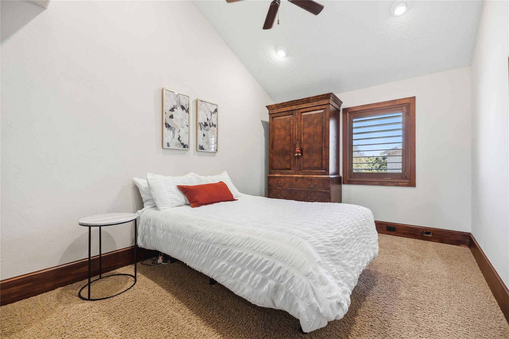 512 Harbor Dr # 7, Spicewood, TX 78669