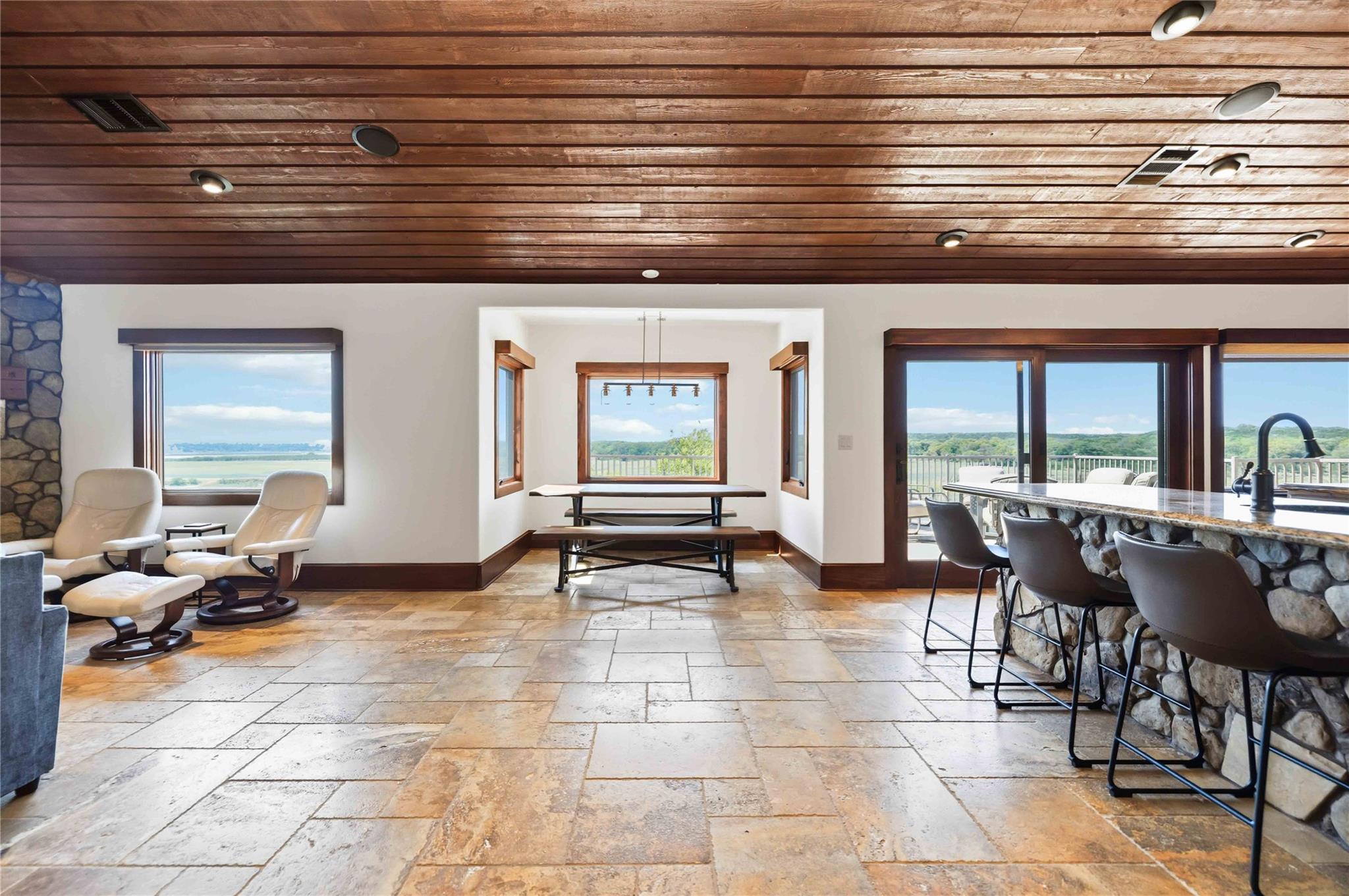 512 Harbor Dr # 7, Spicewood, TX 78669