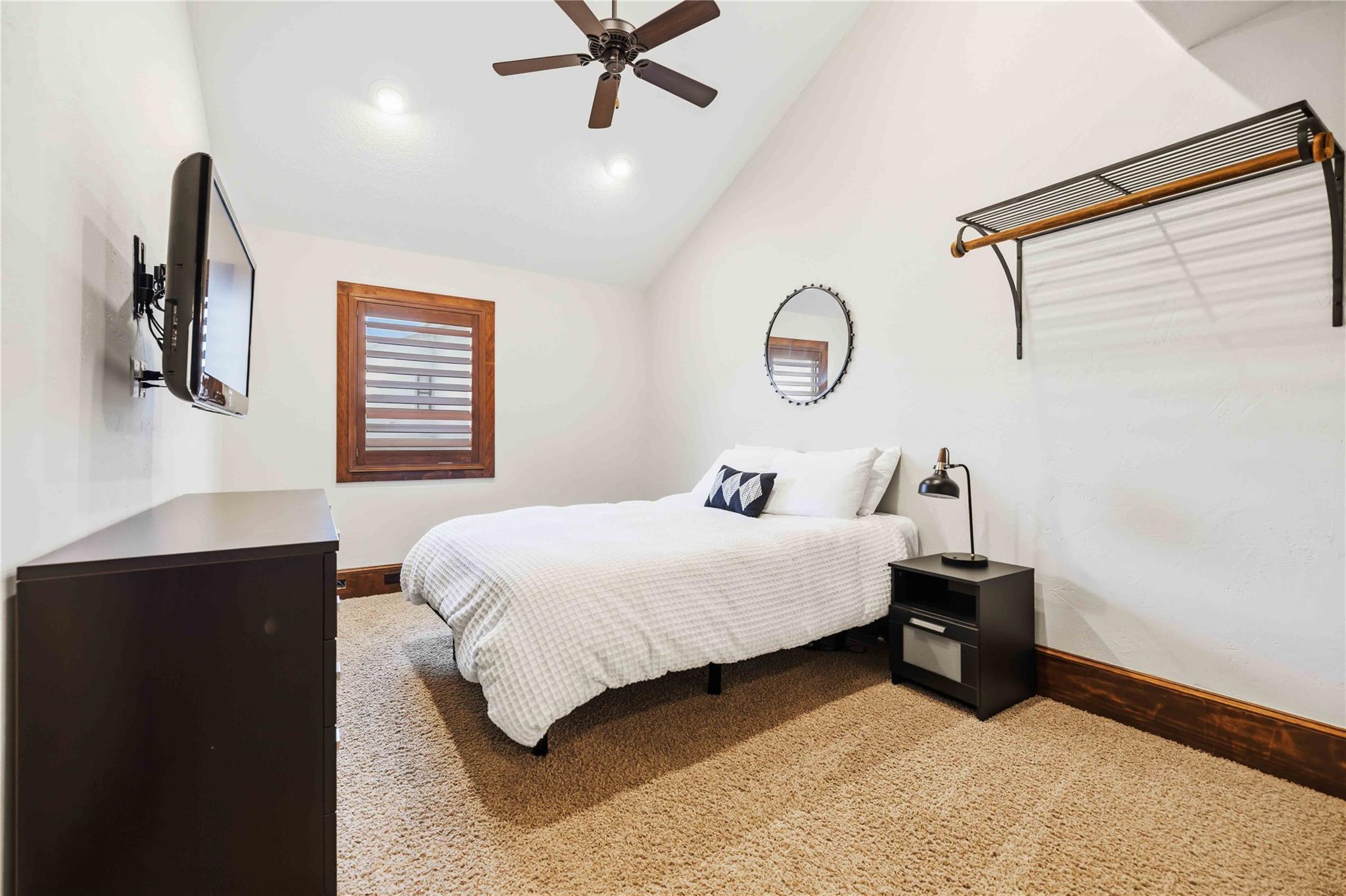 512 Harbor Dr # 7, Spicewood, TX 78669