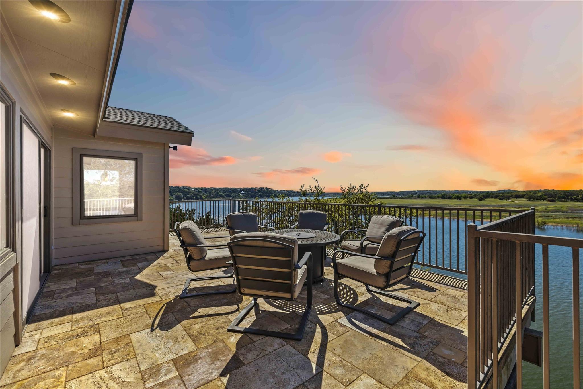 512 Harbor Dr # 7, Spicewood, TX 78669