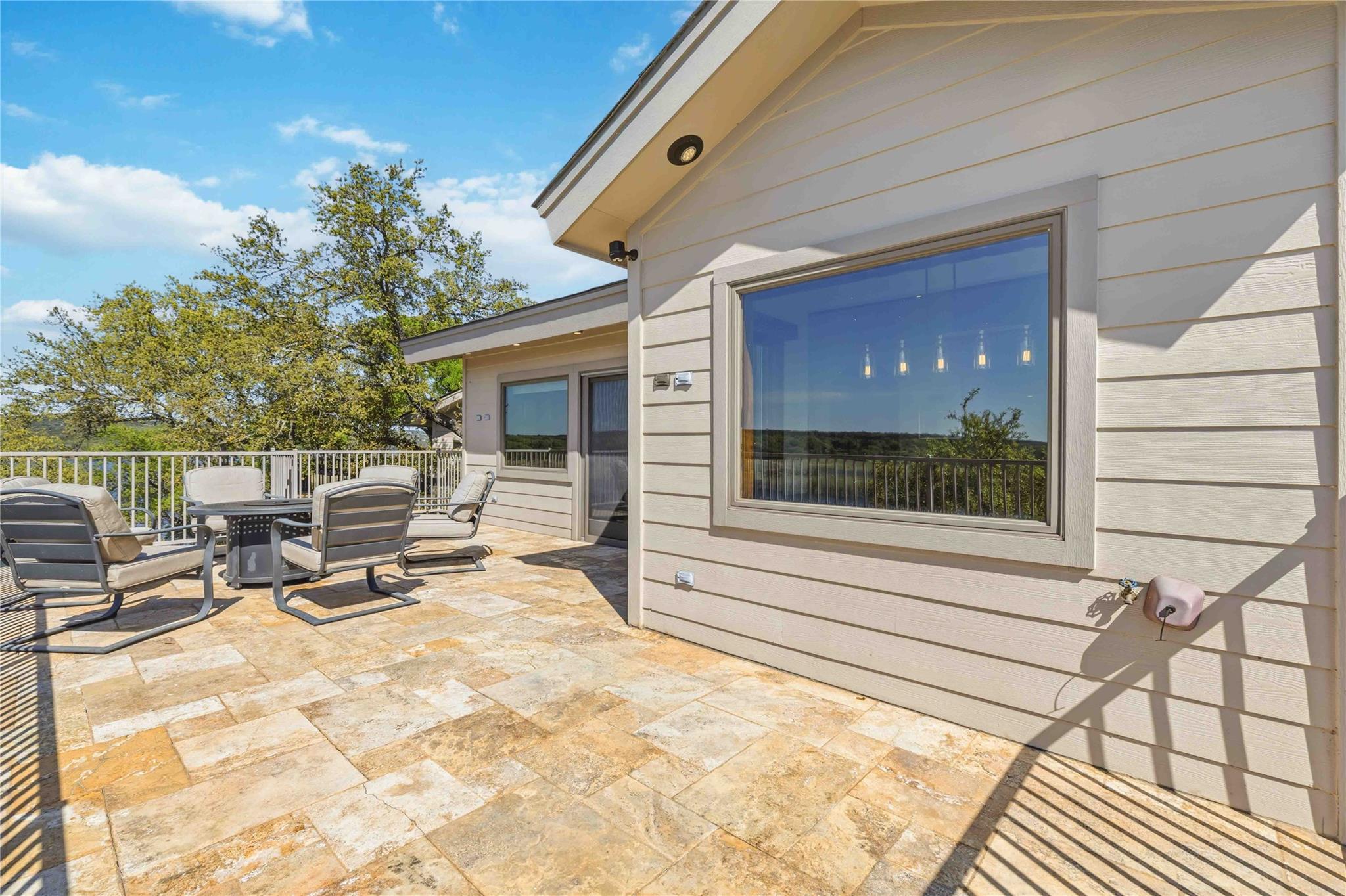 512 Harbor Dr # 7, Spicewood, TX 78669