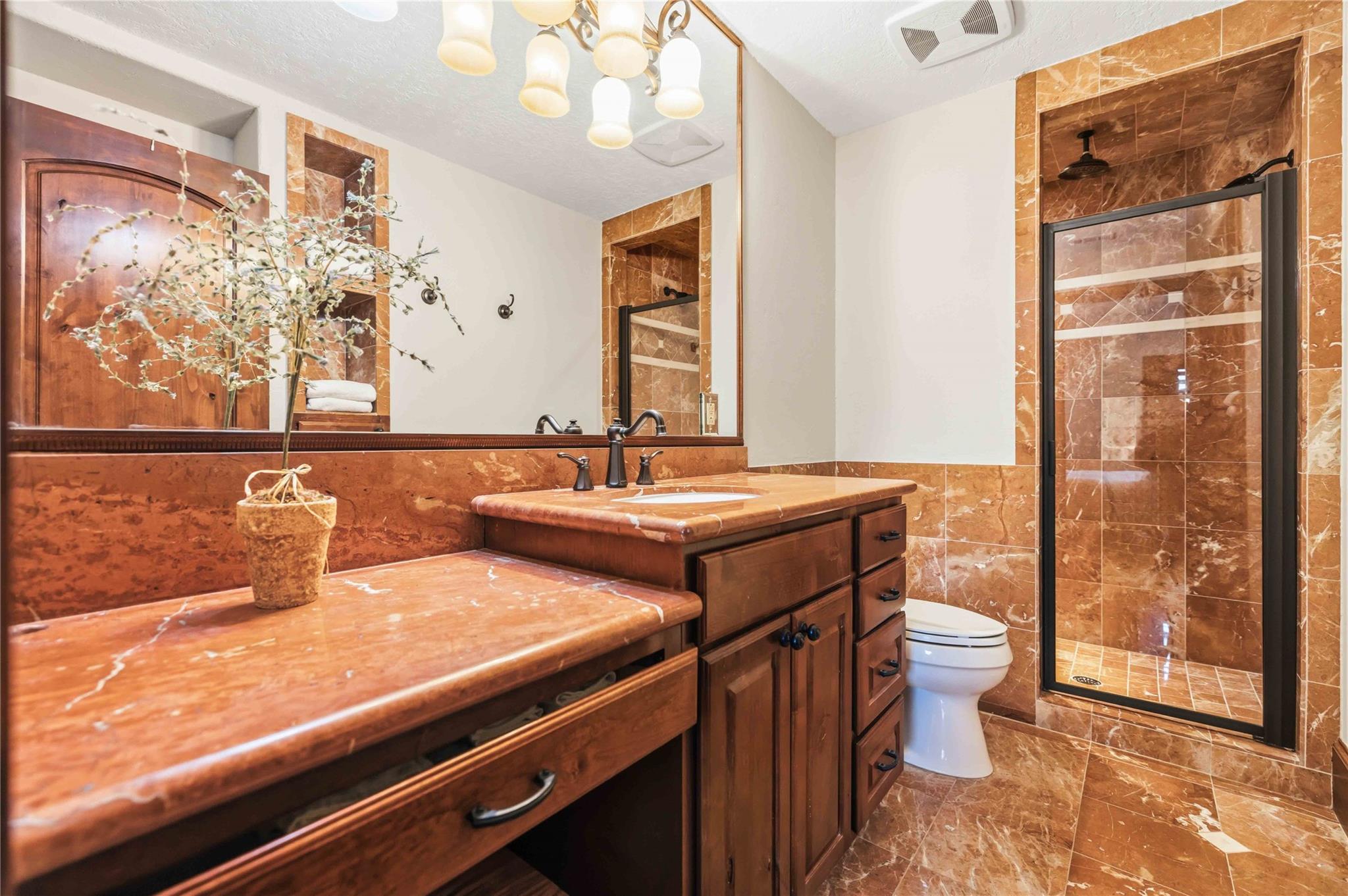 512 Harbor Dr # 7, Spicewood, TX 78669