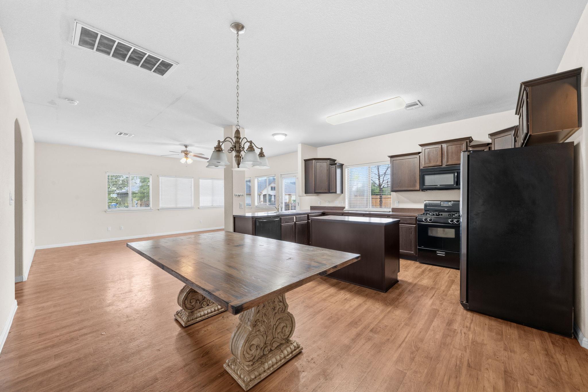 601 Silver Wing Ct, Austin, TX 78725