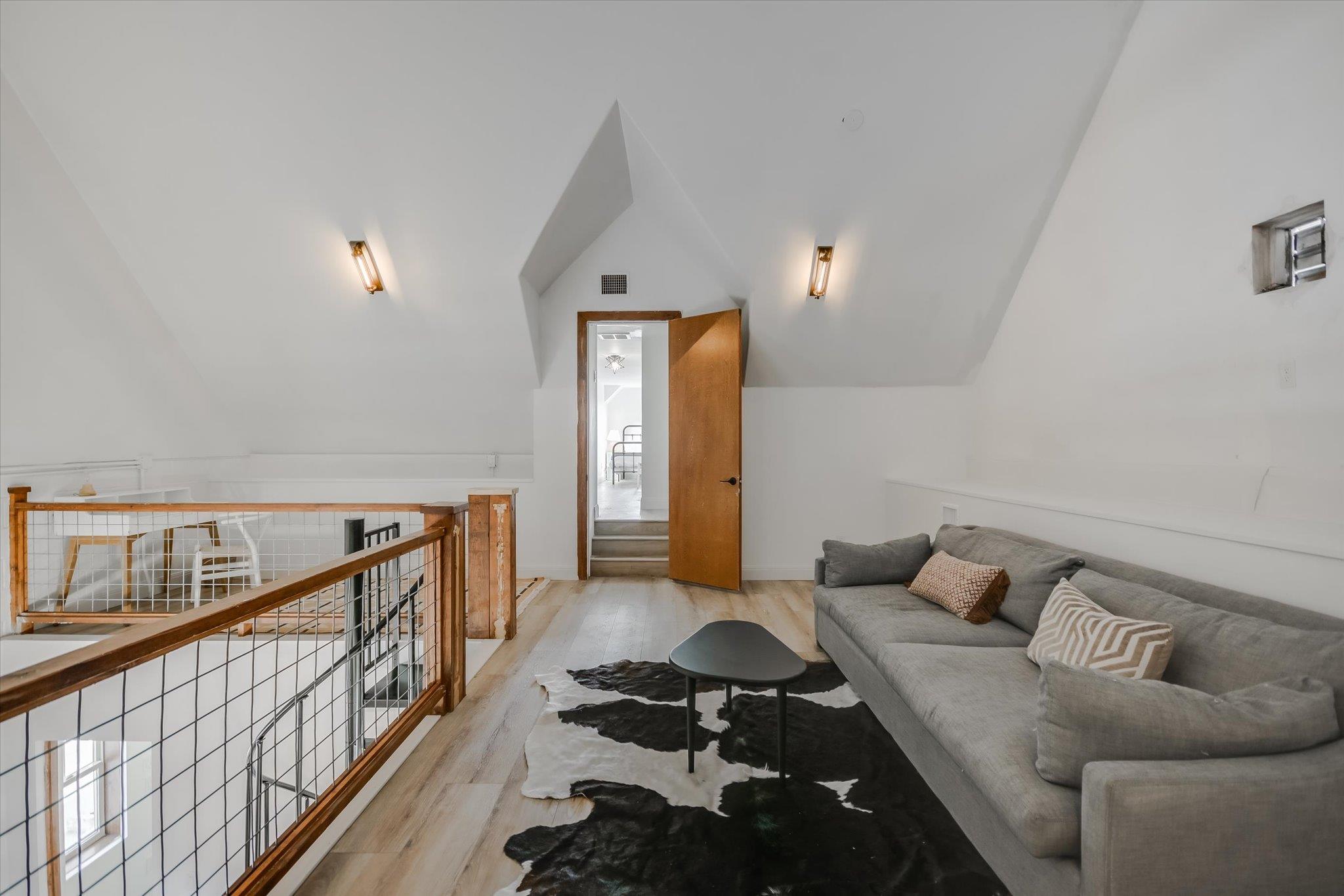 700 Furlong Dr, Austin, TX 78746