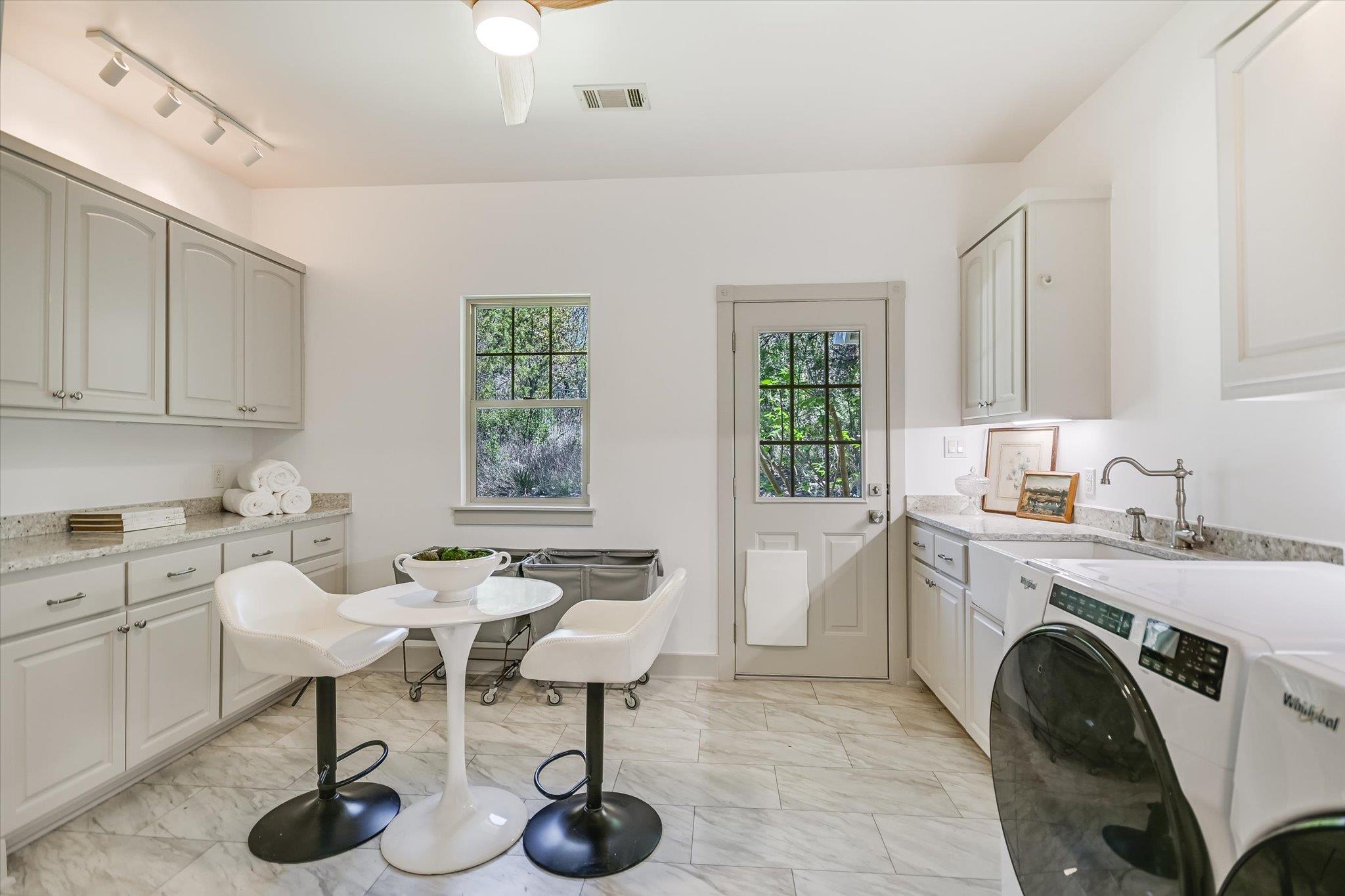 700 Furlong Dr, Austin, TX 78746