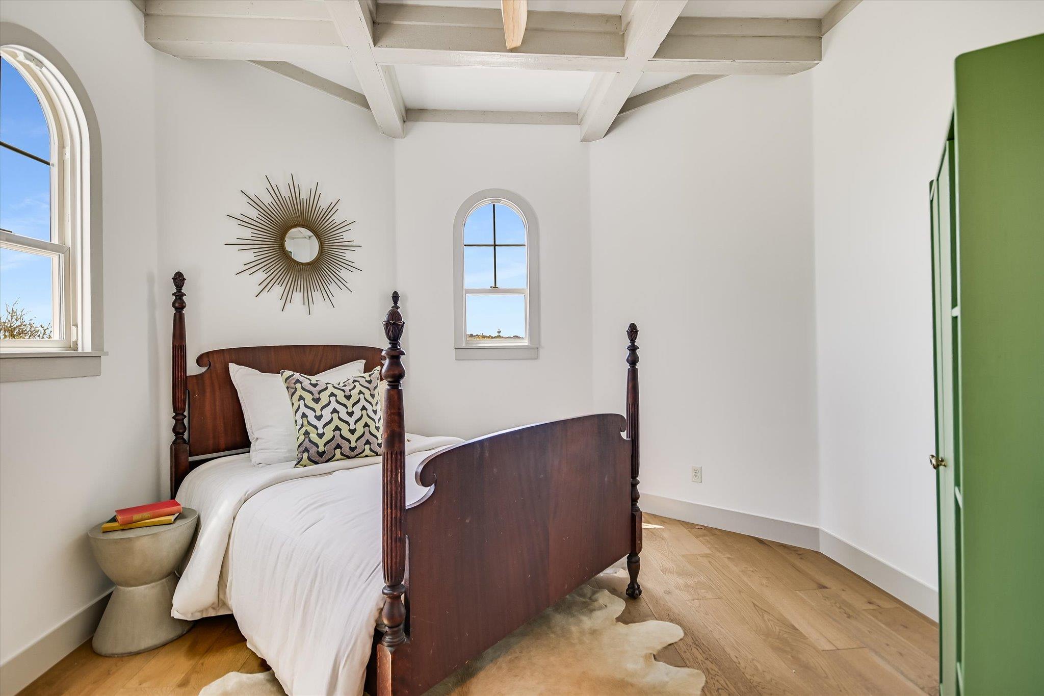 700 Furlong Dr, Austin, TX 78746