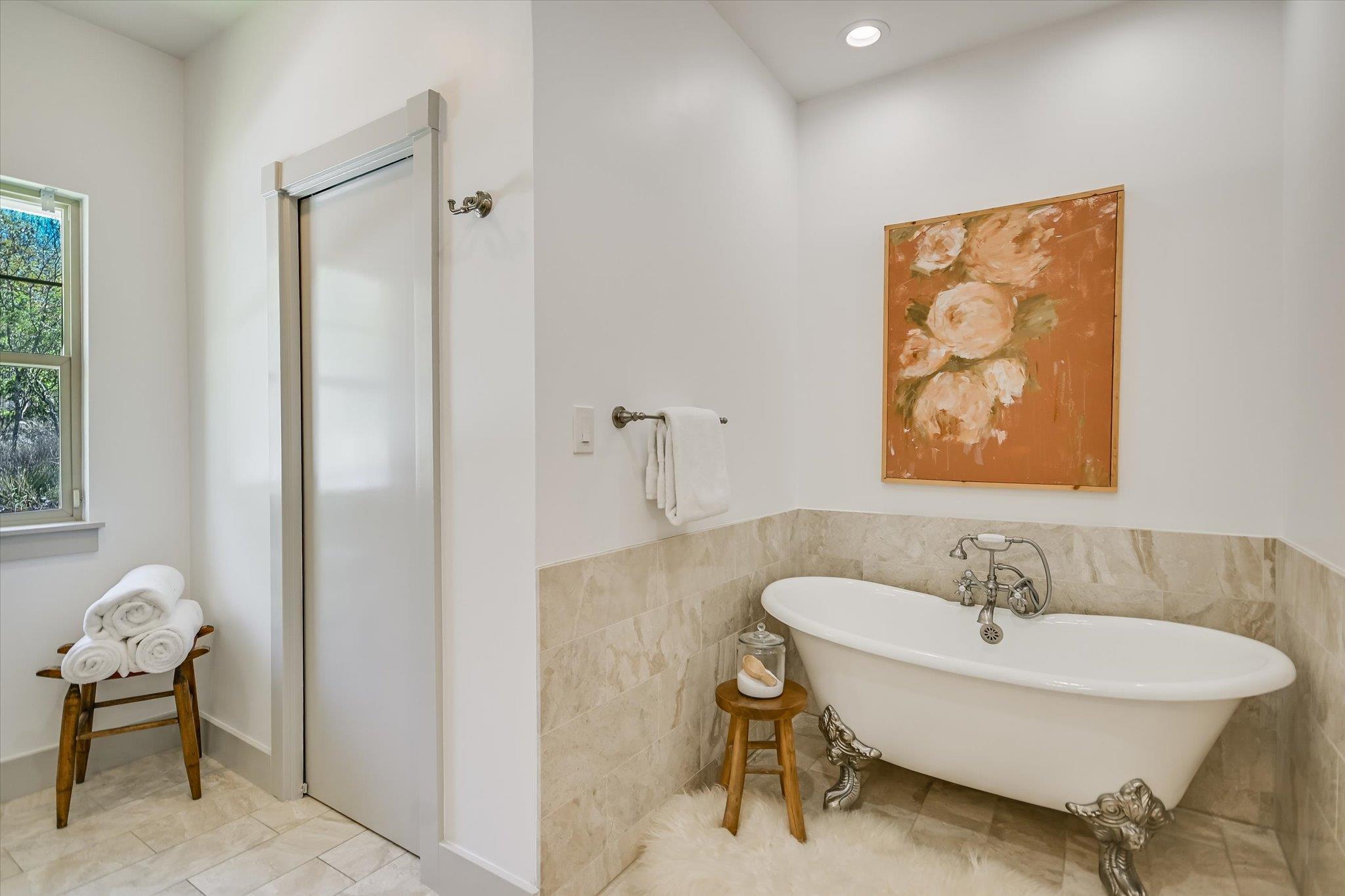 700 Furlong Dr, Austin, TX 78746