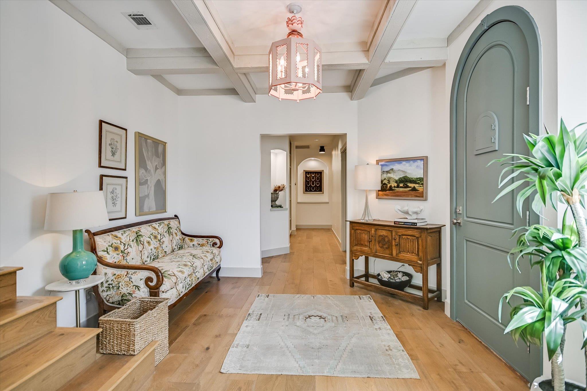 700 Furlong Dr, Austin, TX 78746