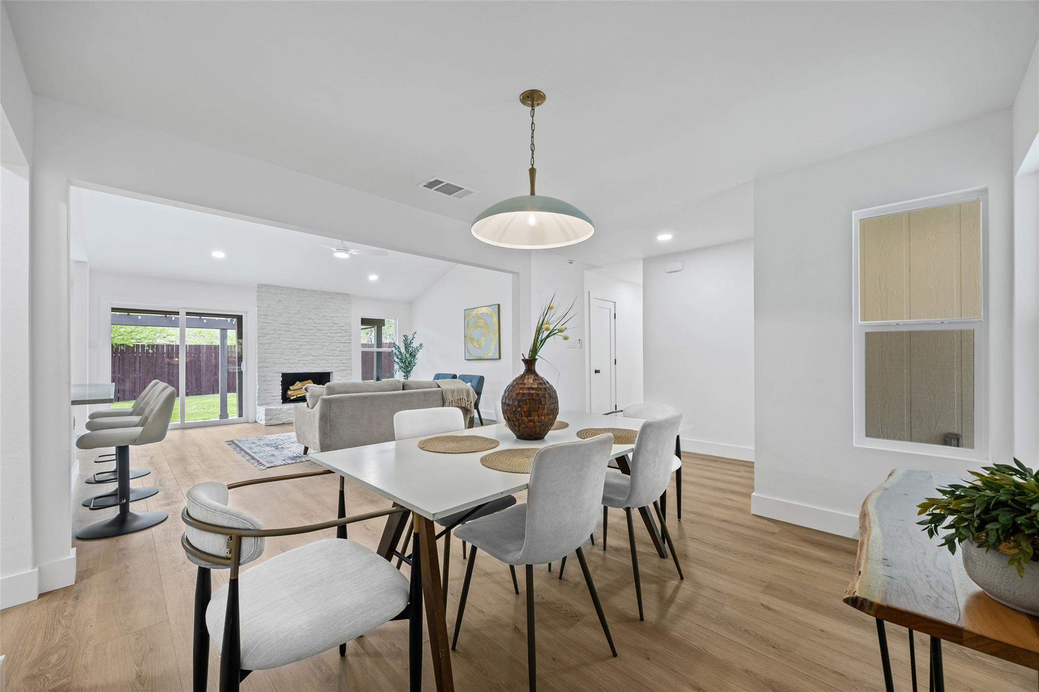 7900 KENESHAW Dr, Austin, TX 78745