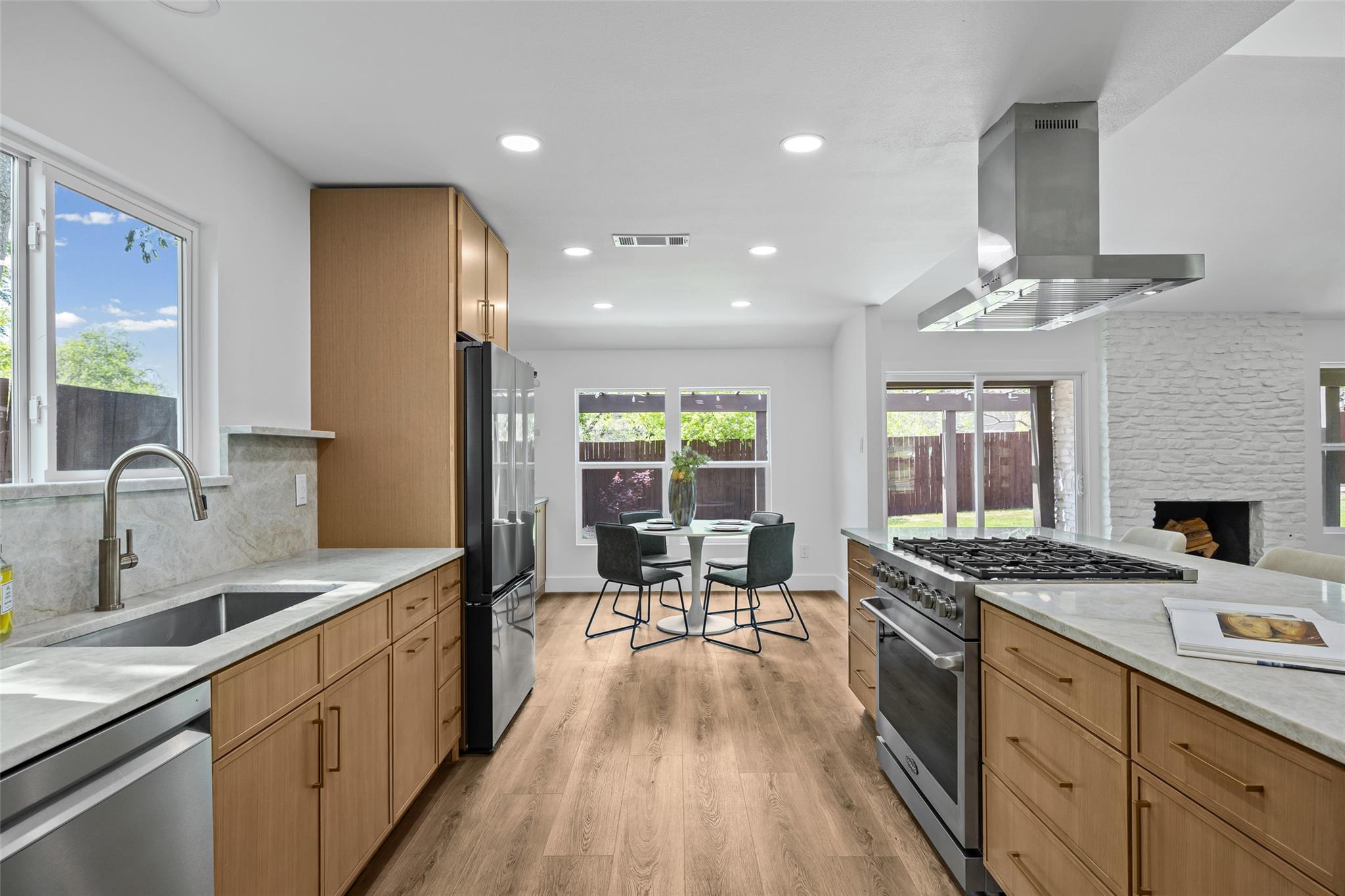 7900 KENESHAW Dr, Austin, TX 78745