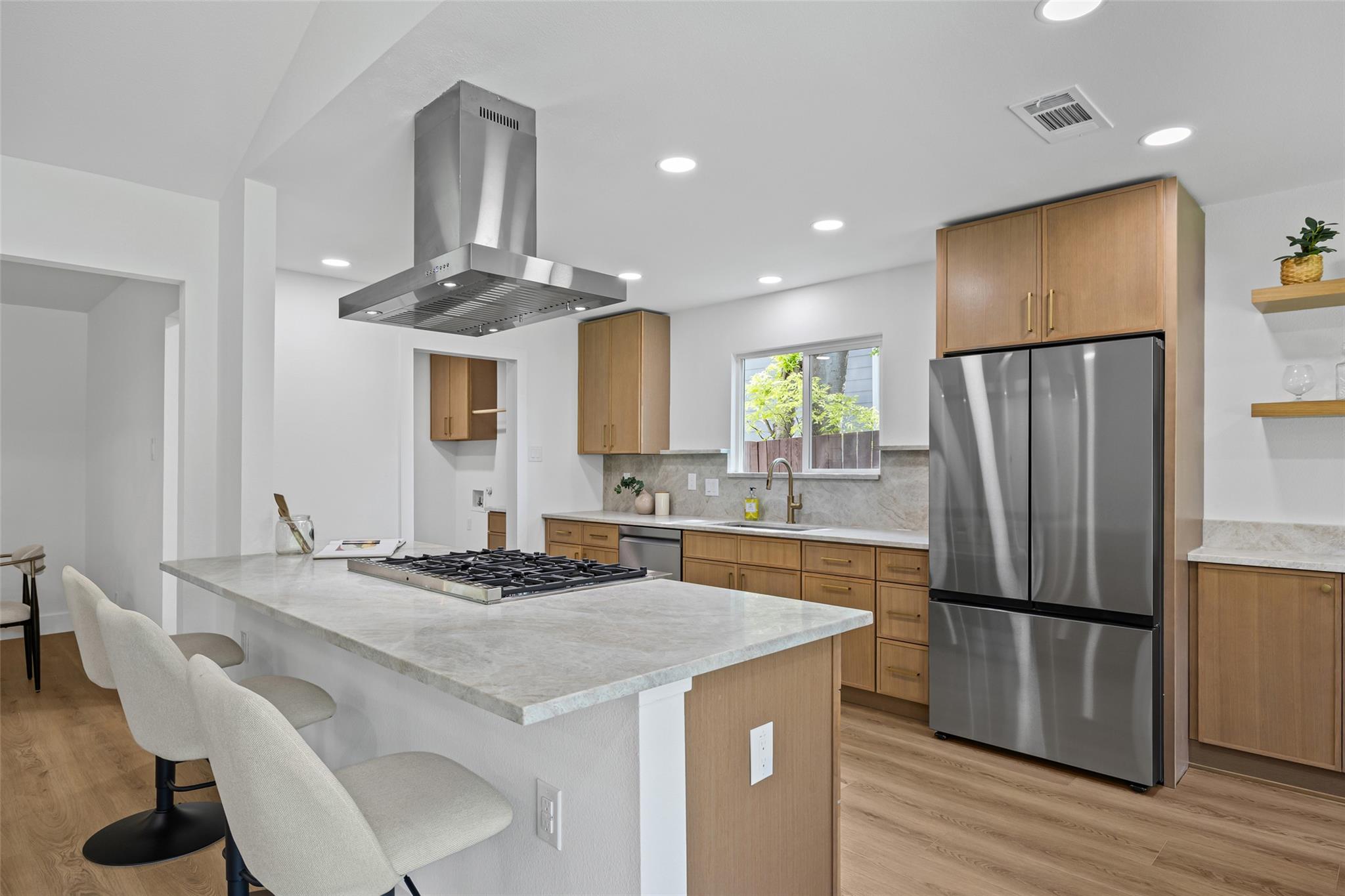 7900 KENESHAW Dr, Austin, TX 78745