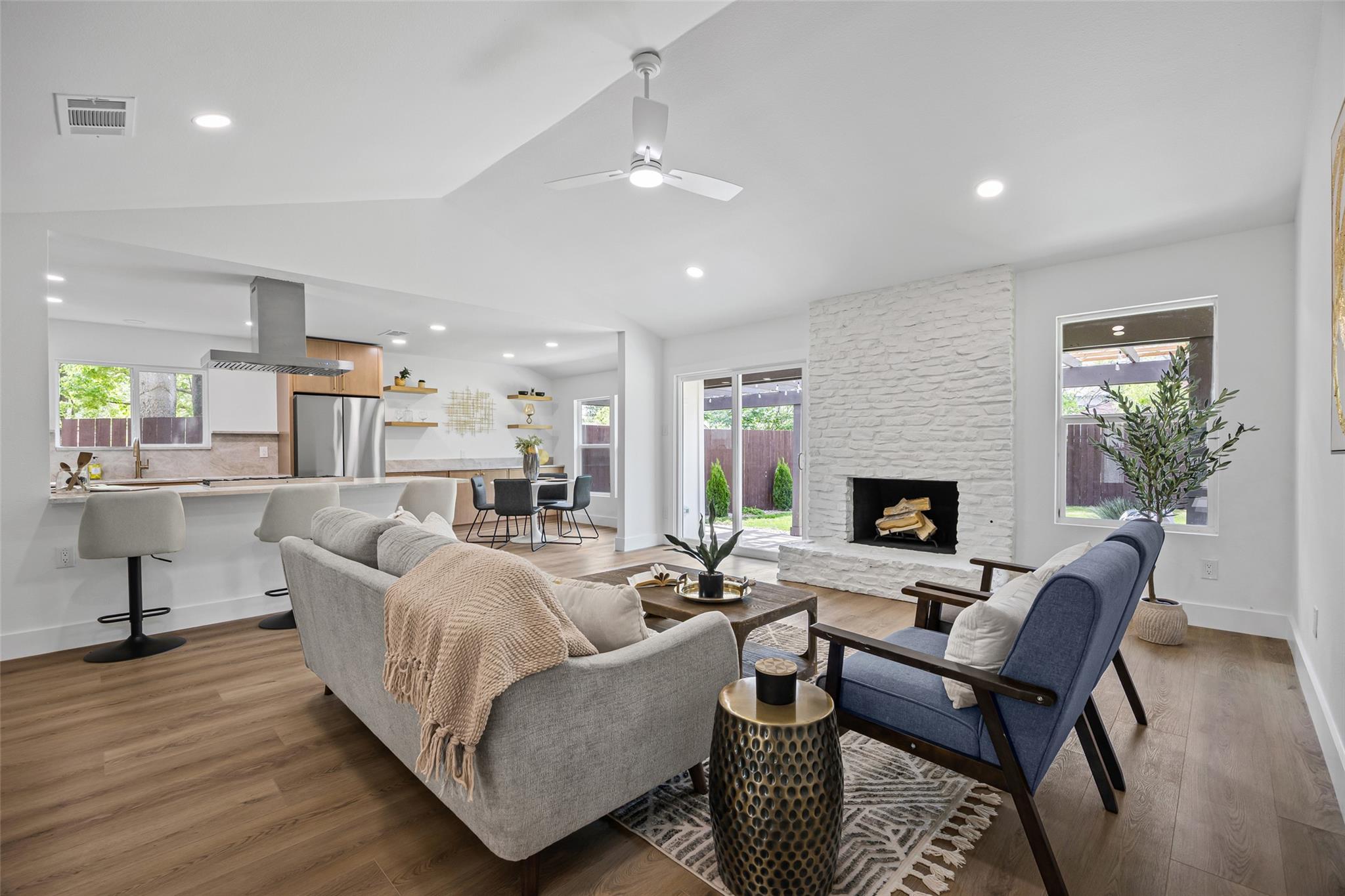 7900 KENESHAW Dr, Austin, TX 78745