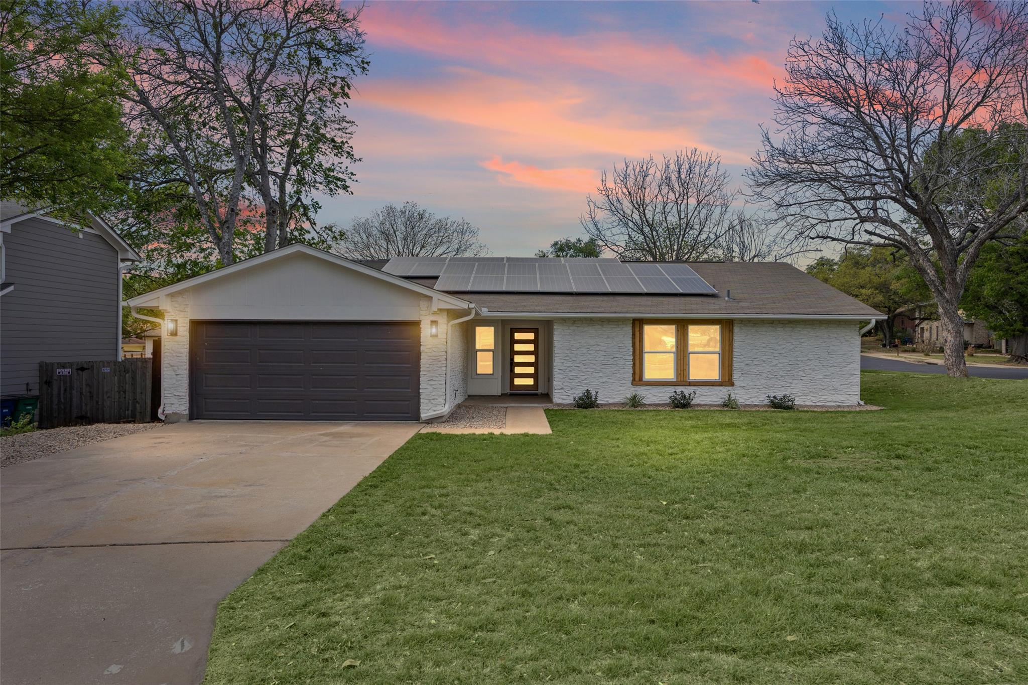 7900 KENESHAW Dr, Austin, TX 78745