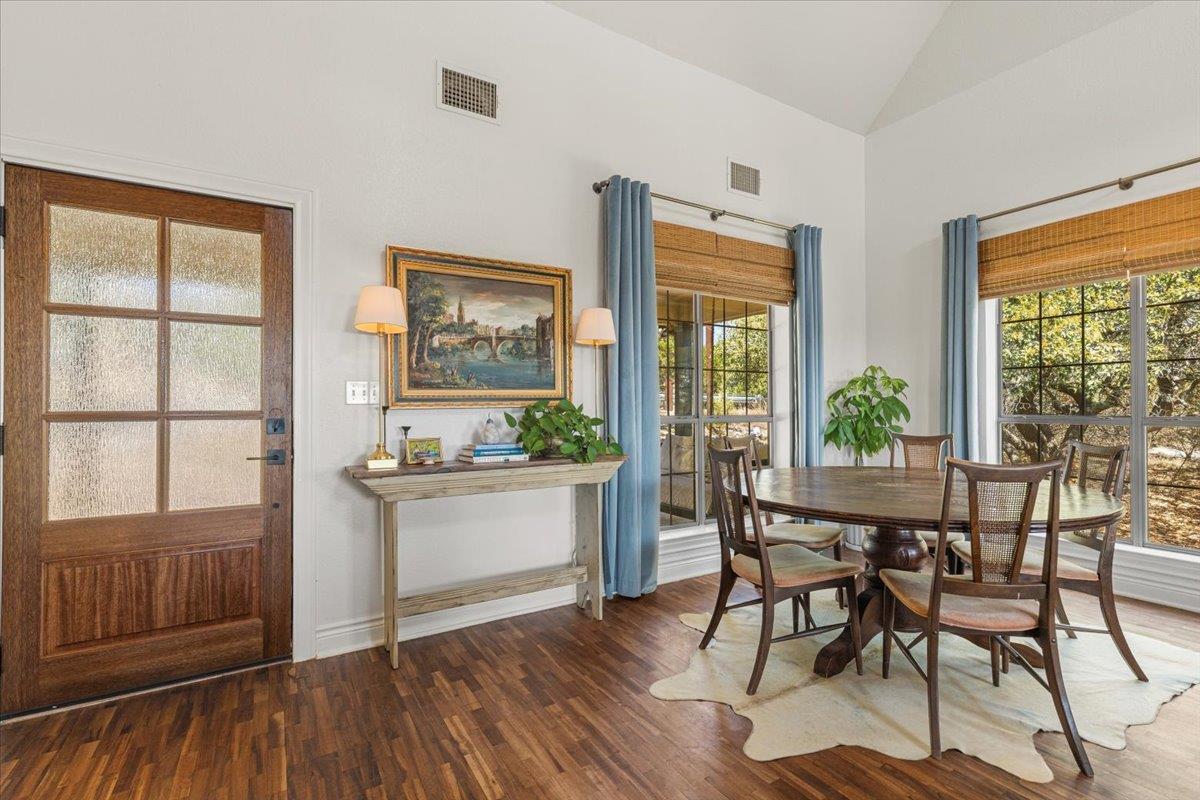 10605 Lake Beach Dr, Dripping Springs, TX 78620