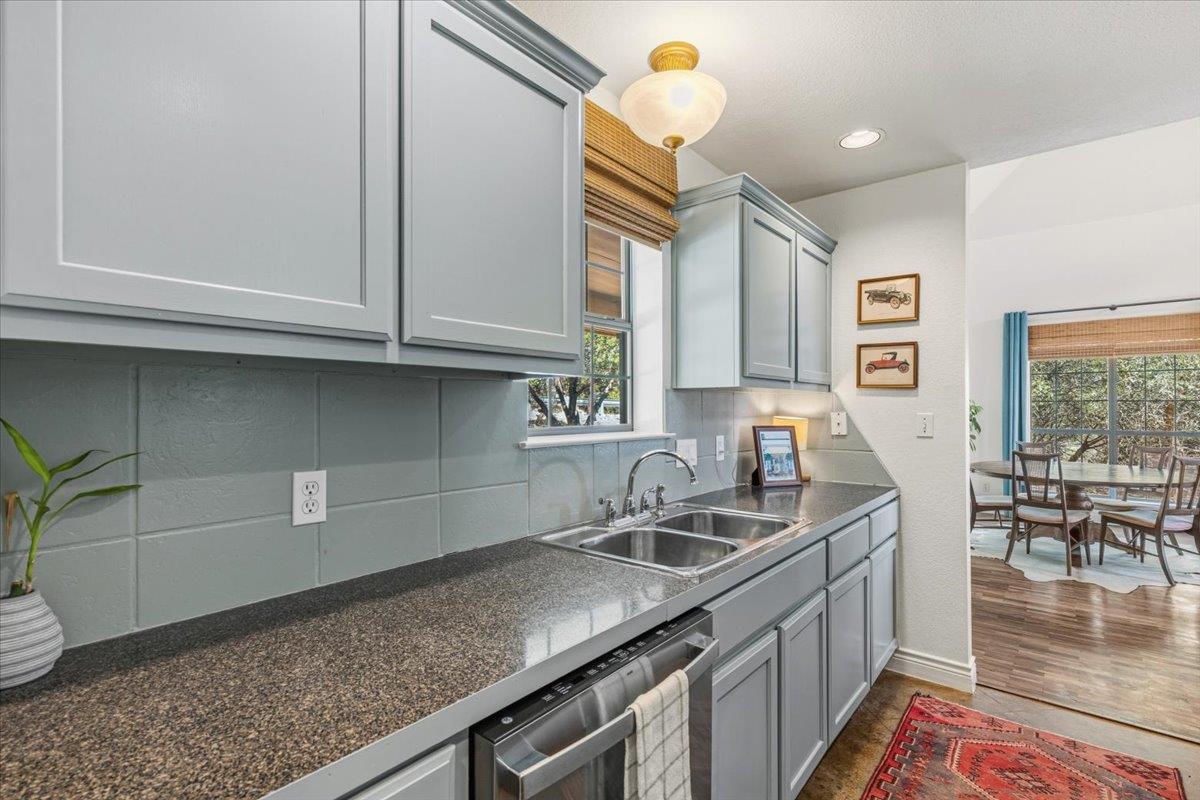 10605 Lake Beach Dr, Dripping Springs, TX 78620