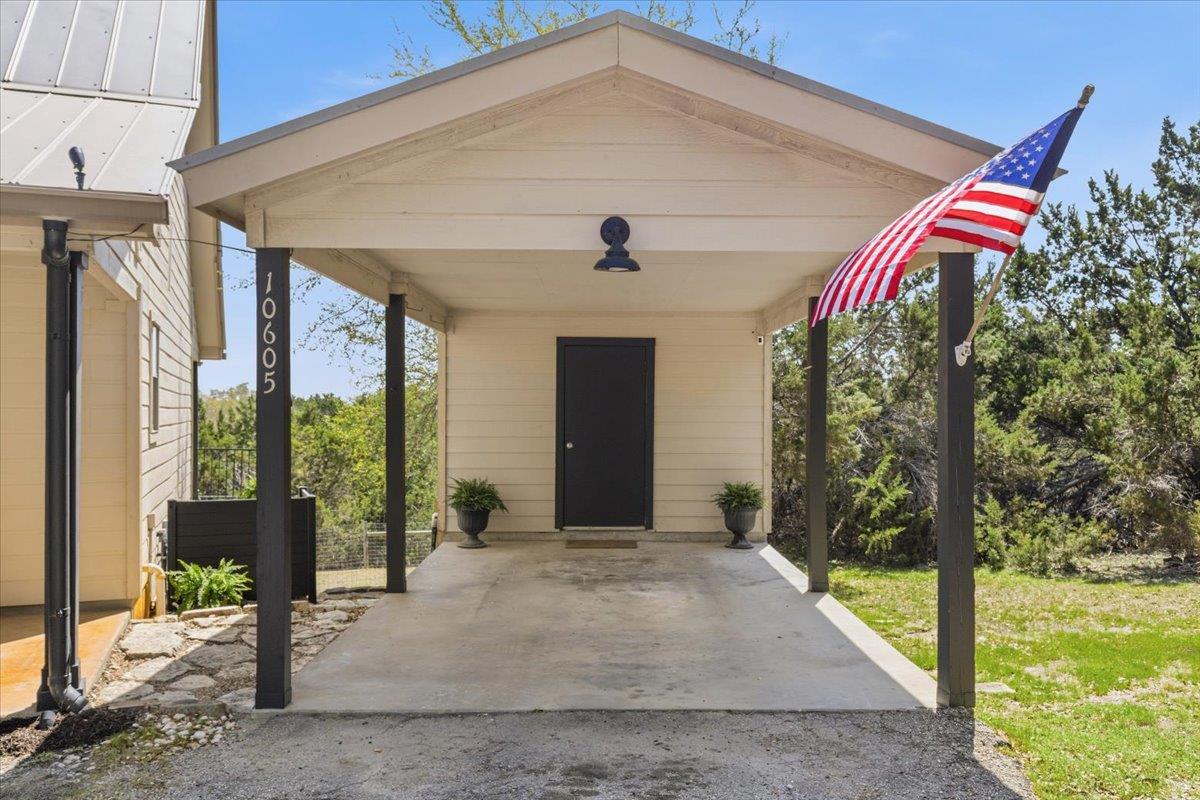 10605 Lake Beach Dr, Dripping Springs, TX 78620