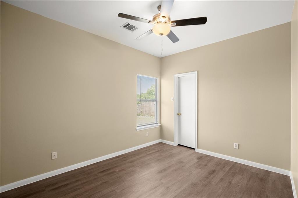 250 MARVIN Cv, Hutto, TX 78634