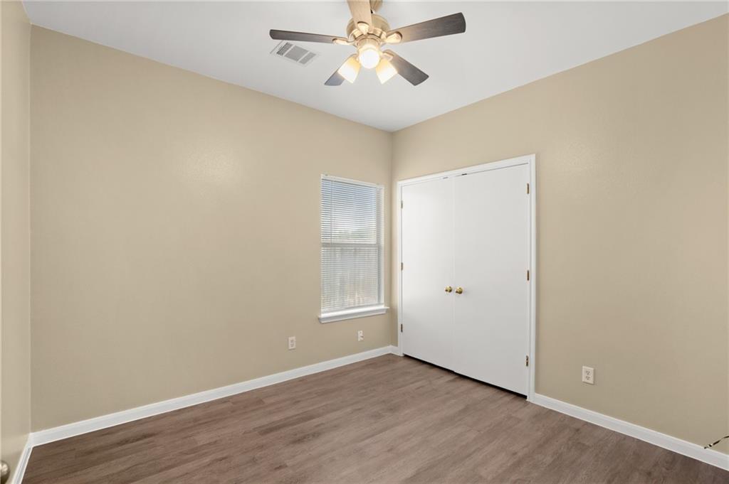 250 MARVIN Cv, Hutto, TX 78634