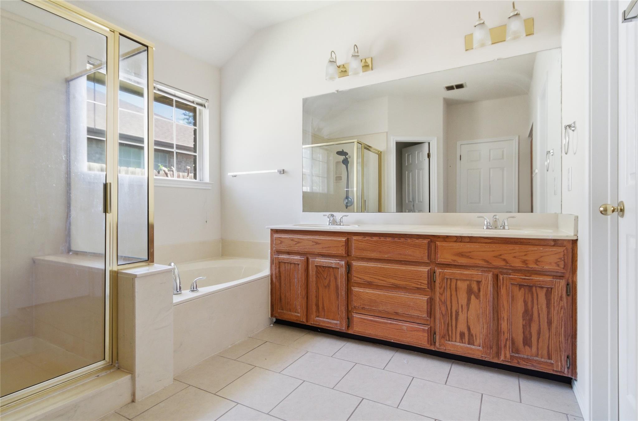 1014 Pine Creek Dr, Pflugerville, TX 78660