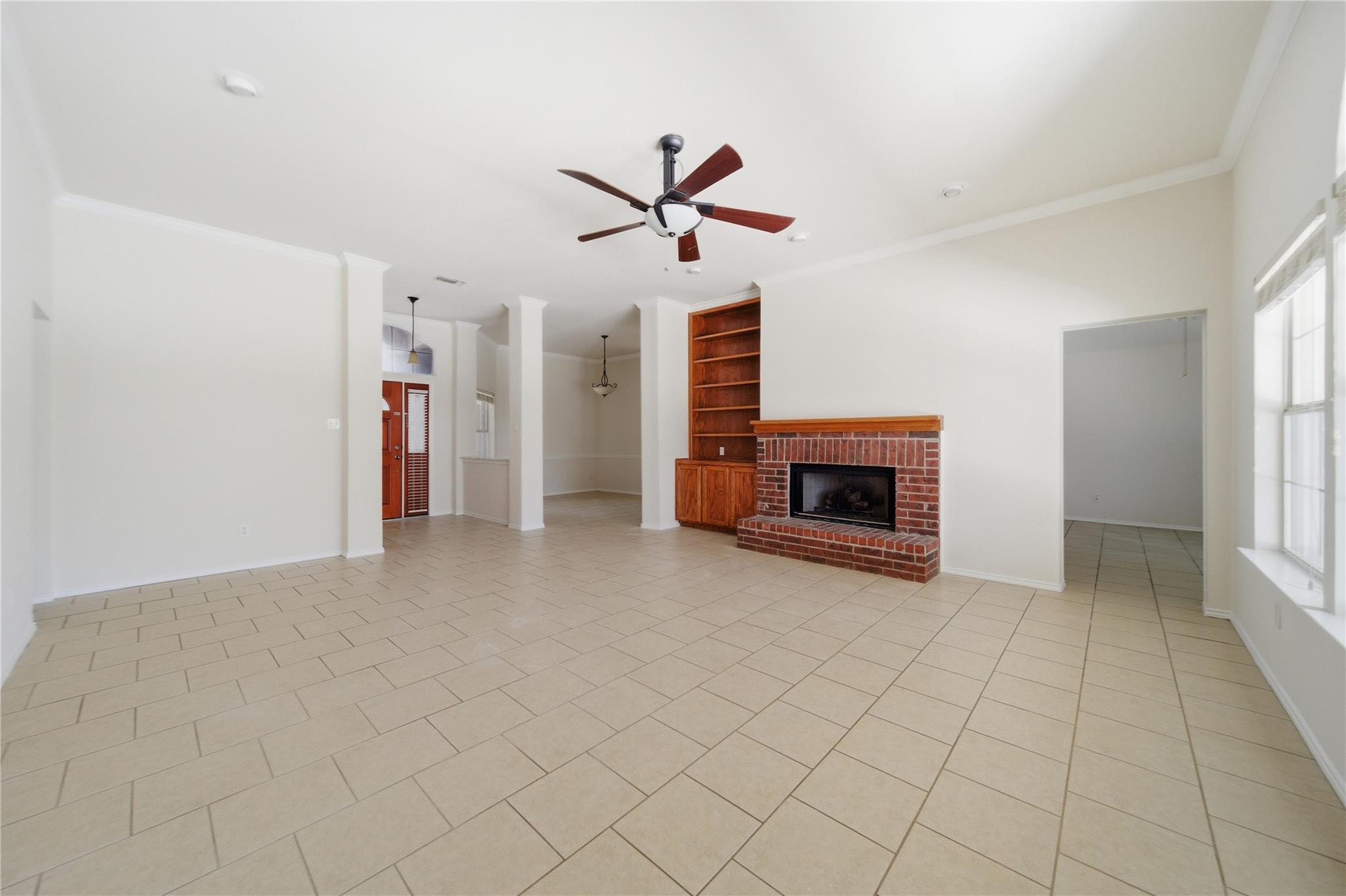 1014 Pine Creek Dr, Pflugerville, TX 78660
