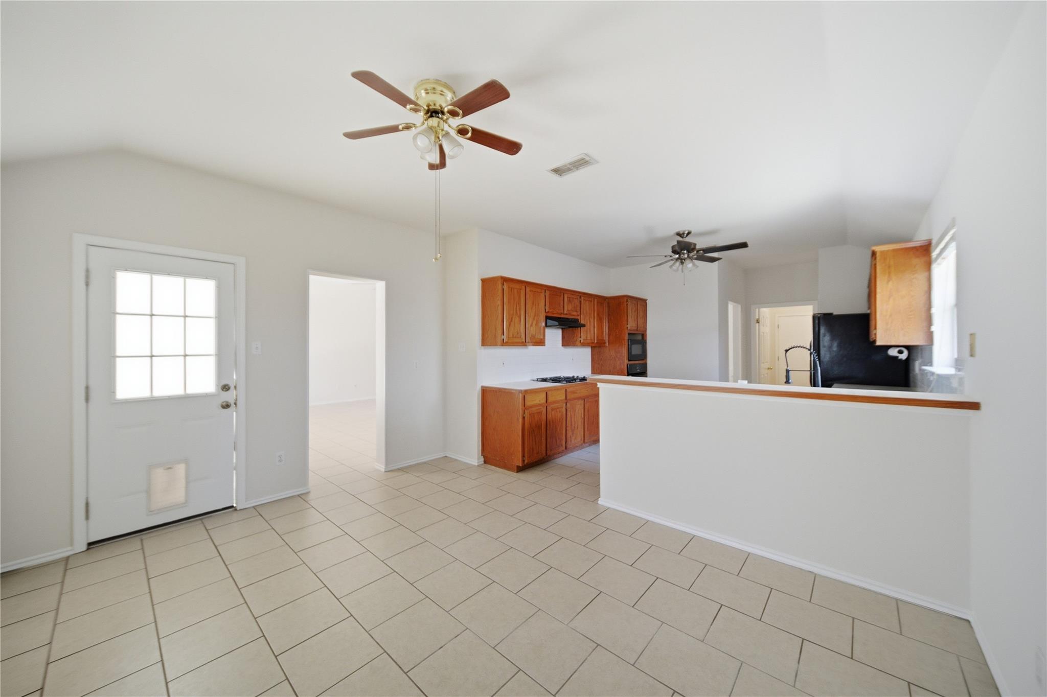 1014 Pine Creek Dr, Pflugerville, TX 78660