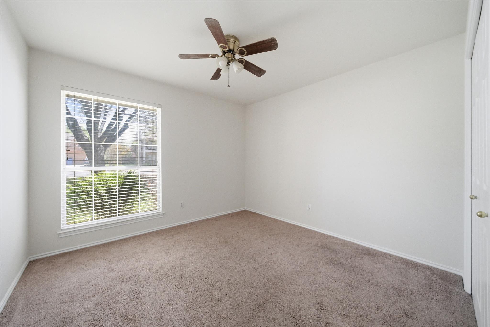1014 Pine Creek Dr, Pflugerville, TX 78660