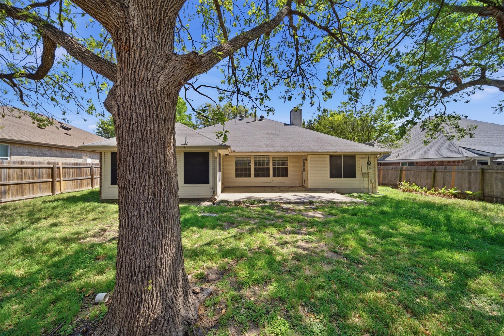 1014 Pine Creek Dr, Pflugerville, TX 78660