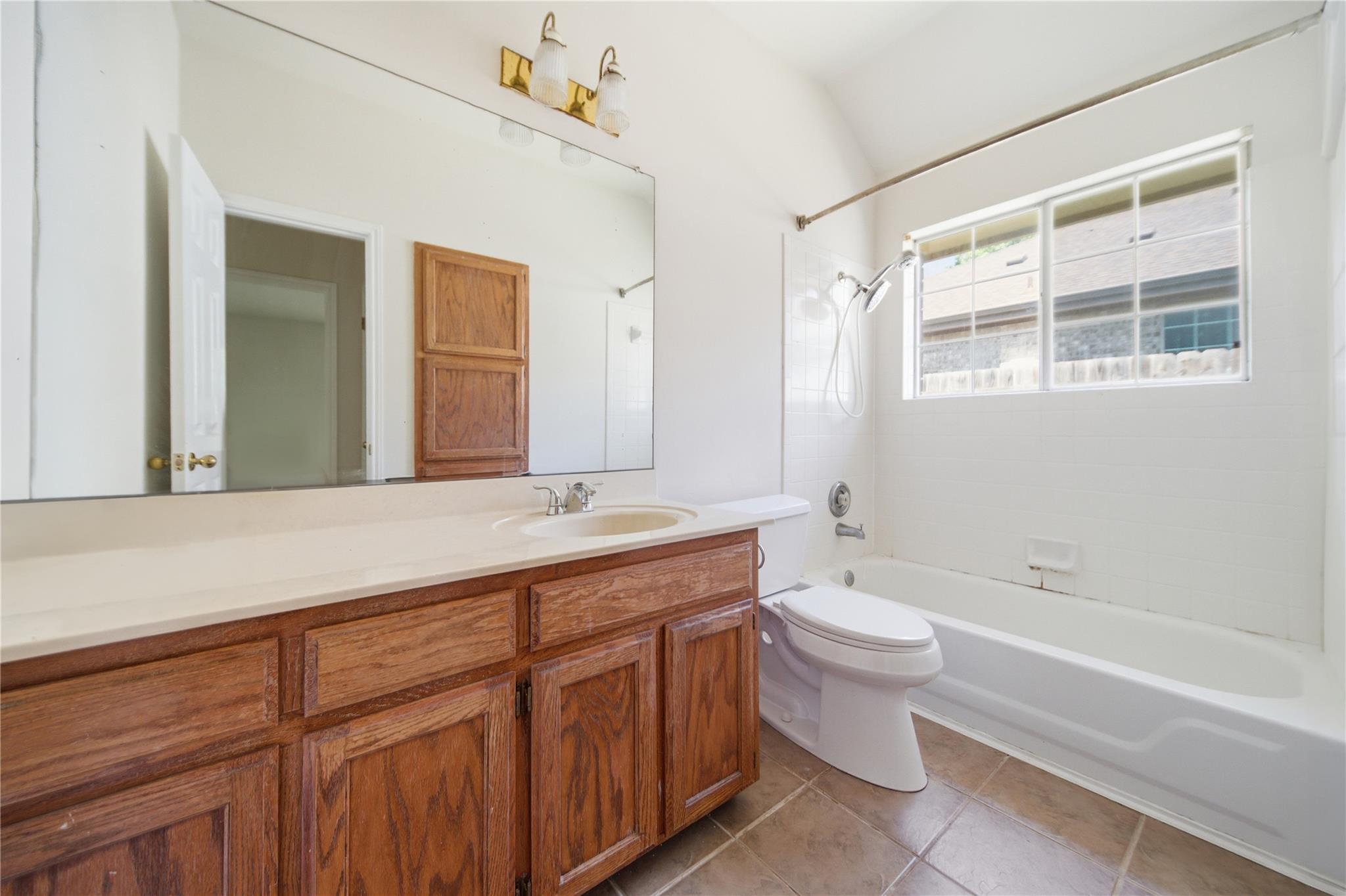1014 Pine Creek Dr, Pflugerville, TX 78660