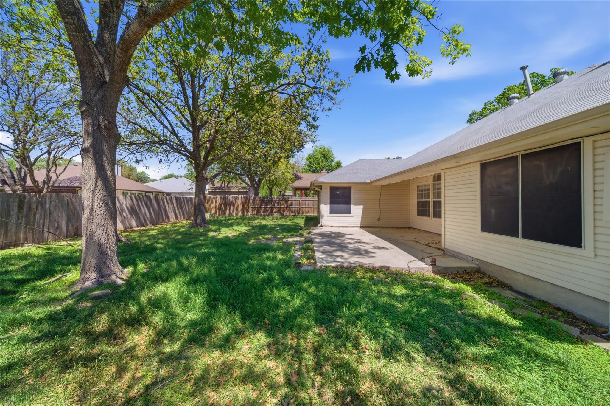 1014 Pine Creek Dr, Pflugerville, TX 78660
