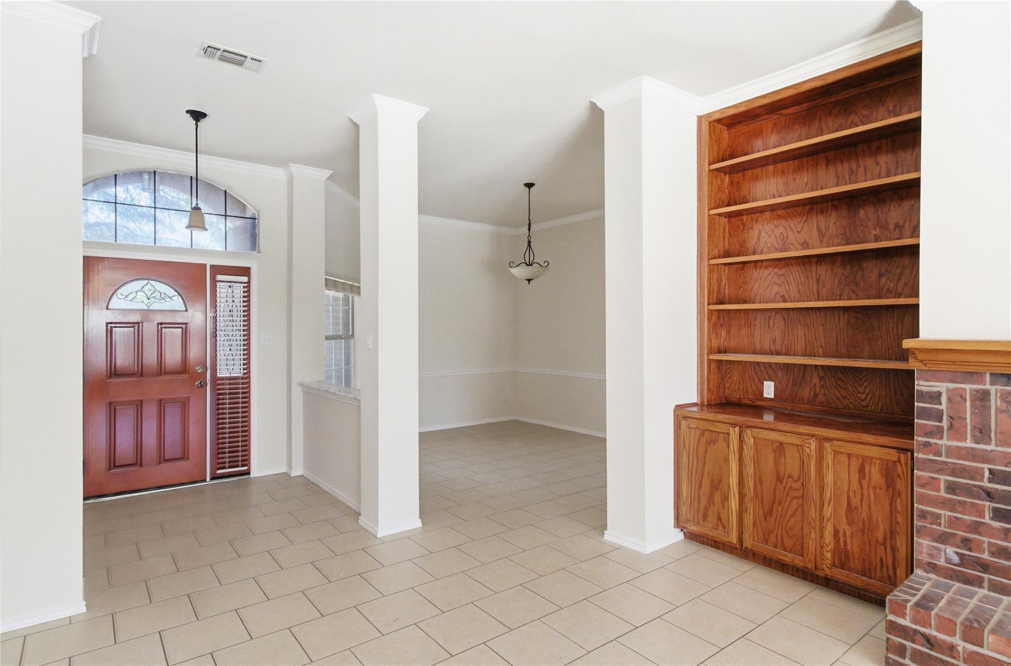 1014 Pine Creek Dr, Pflugerville, TX 78660