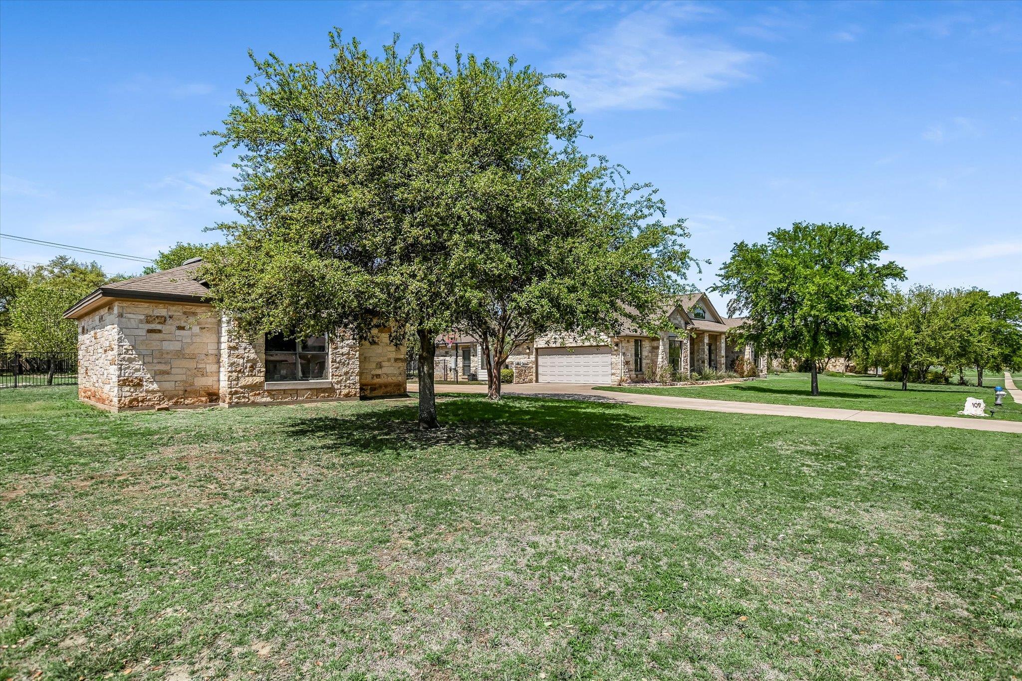 109 Kendra Dr, Liberty Hill, TX 78642
