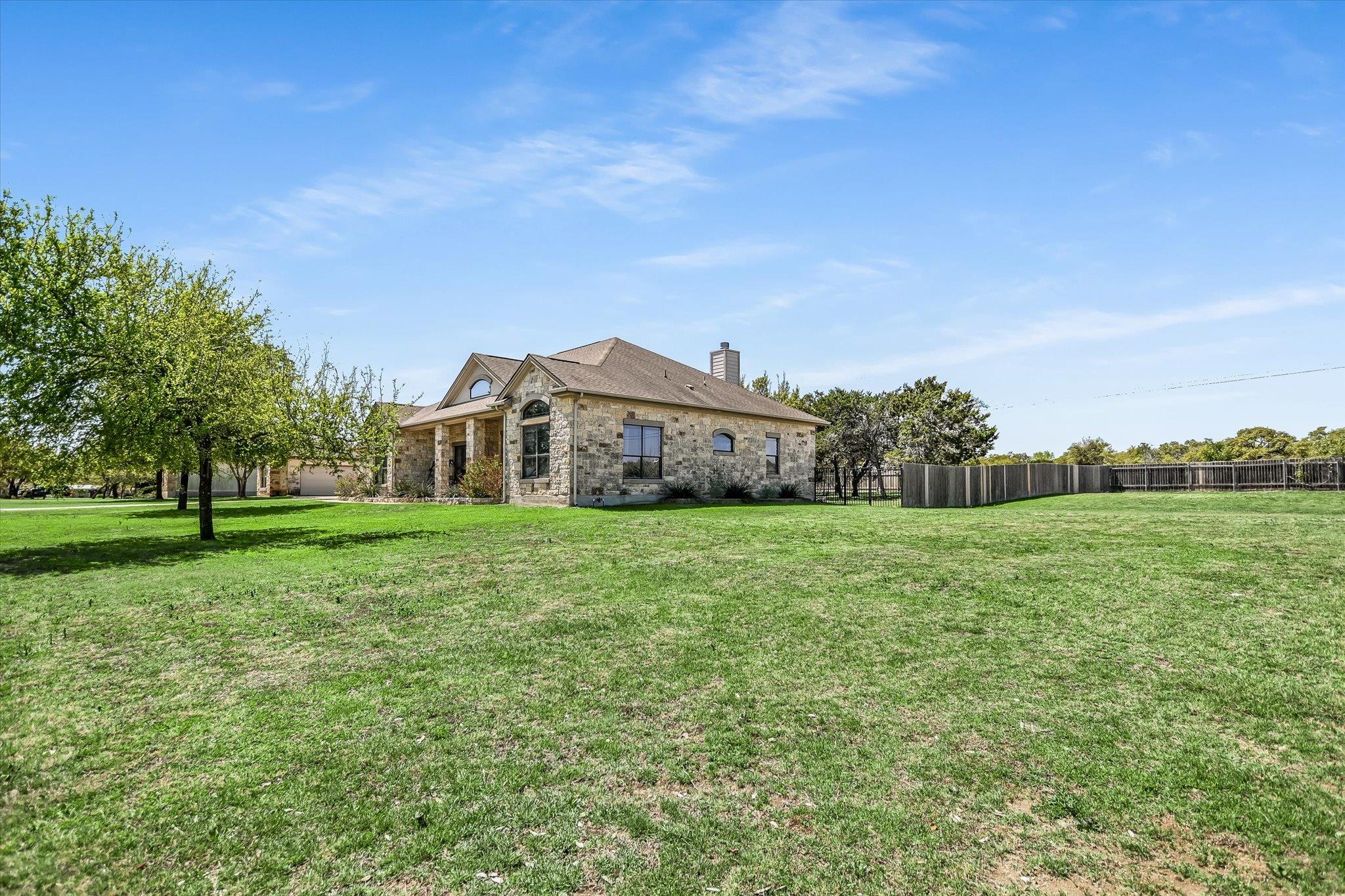 109 Kendra Dr, Liberty Hill, TX 78642