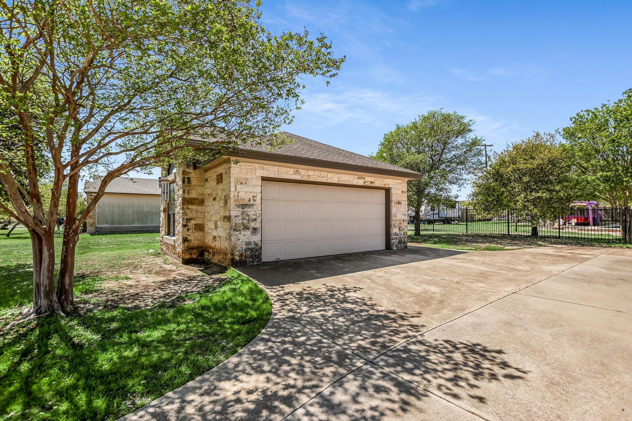 109 Kendra Dr, Liberty Hill, TX 78642