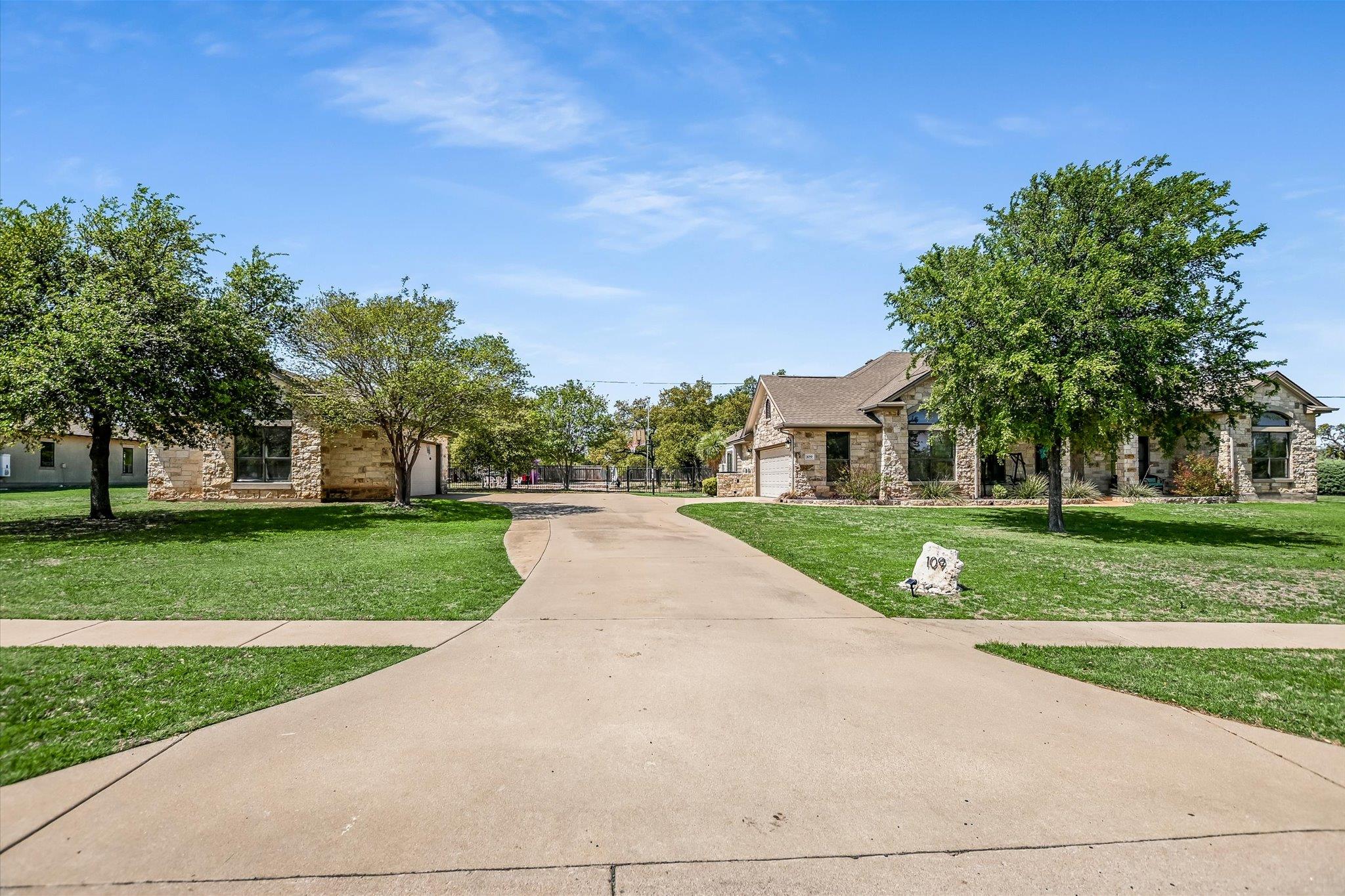 109 Kendra Dr, Liberty Hill, TX 78642