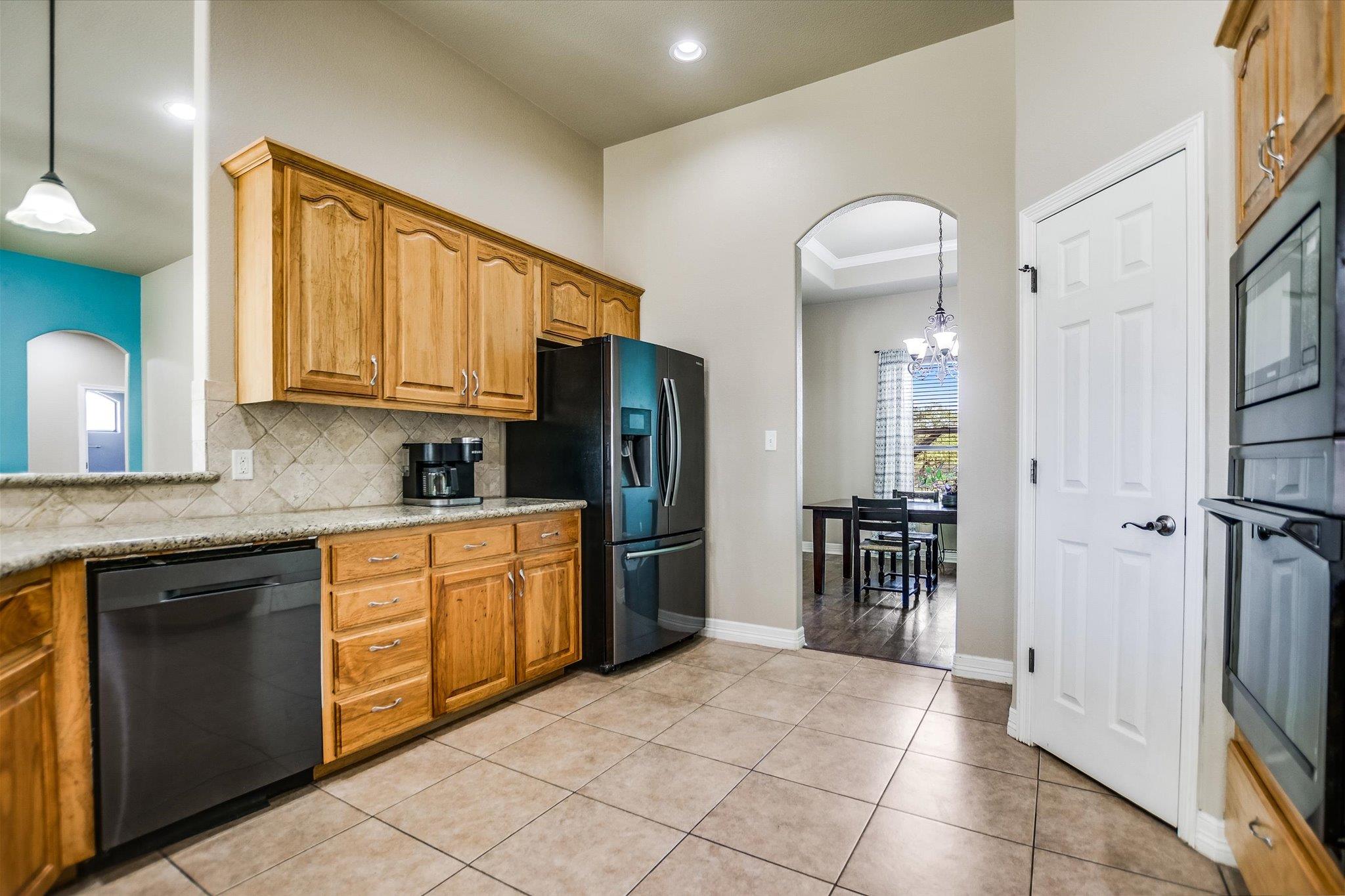 109 Kendra Dr, Liberty Hill, TX 78642