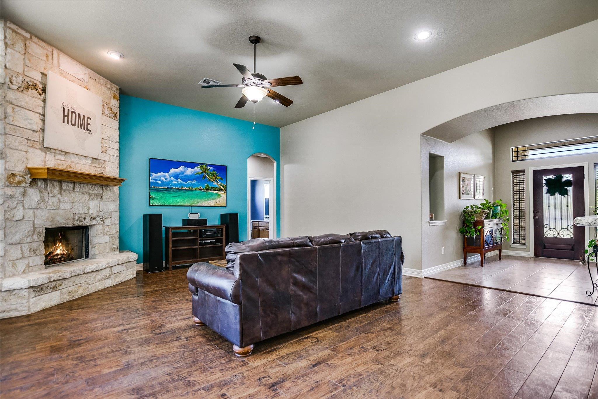 109 Kendra Dr, Liberty Hill, TX 78642