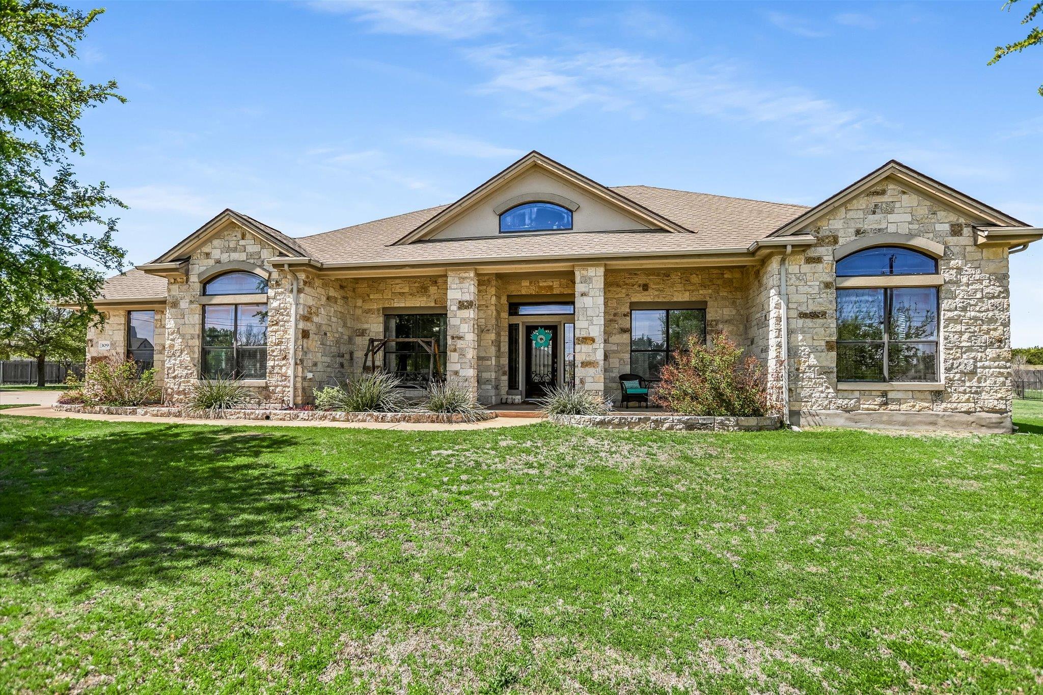 109 Kendra Dr, Liberty Hill, TX 78642
