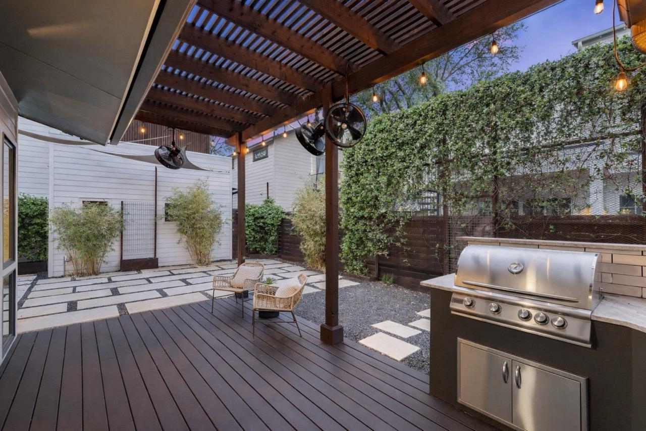 1605 Willow St # A, Austin, TX 78702