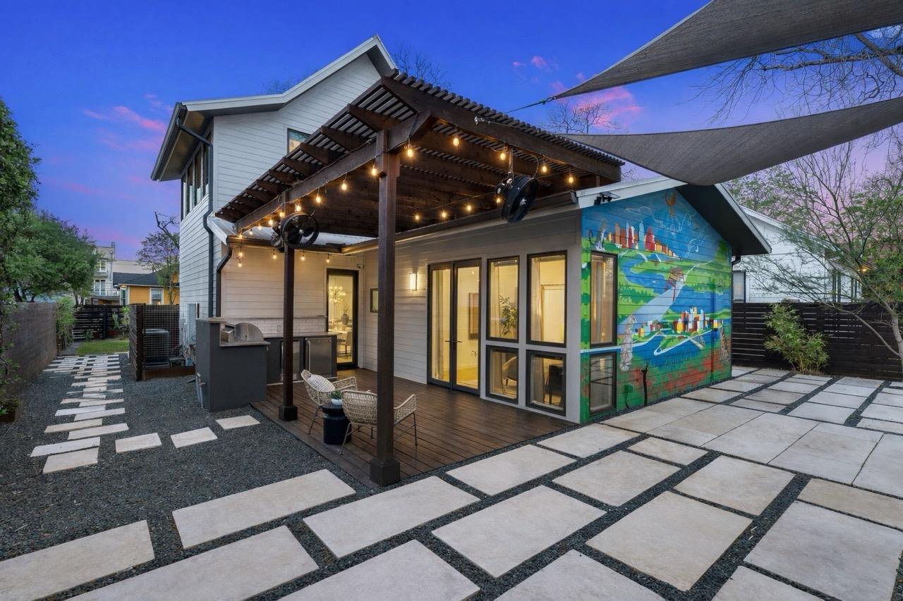 1605 Willow St # A, Austin, TX 78702