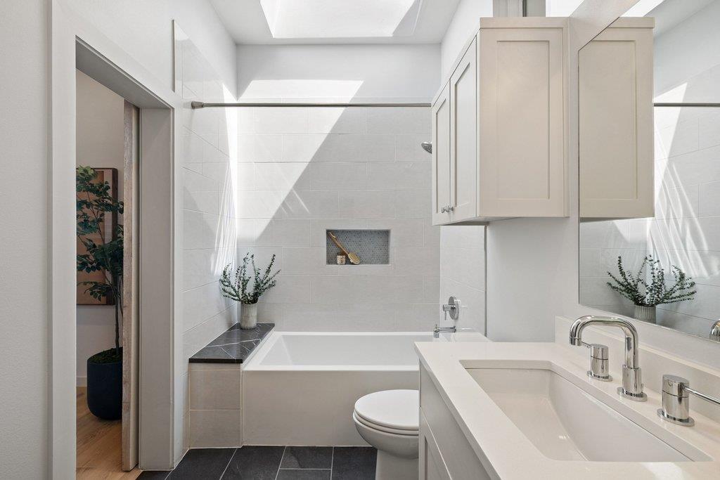 1605 Willow St # A, Austin, TX 78702