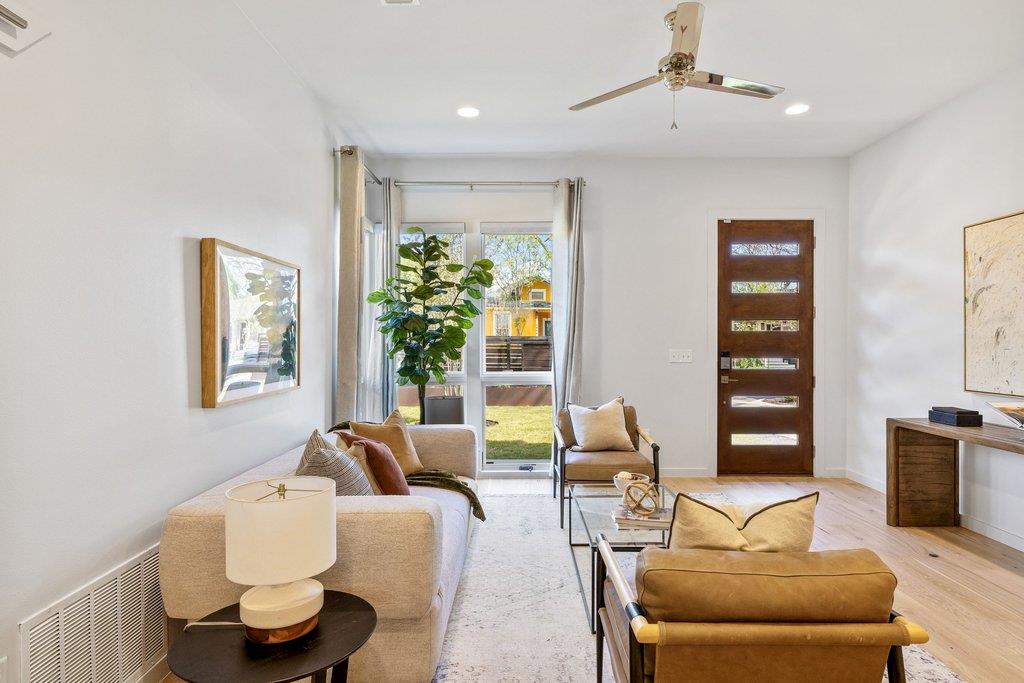 1605 Willow St # A, Austin, TX 78702