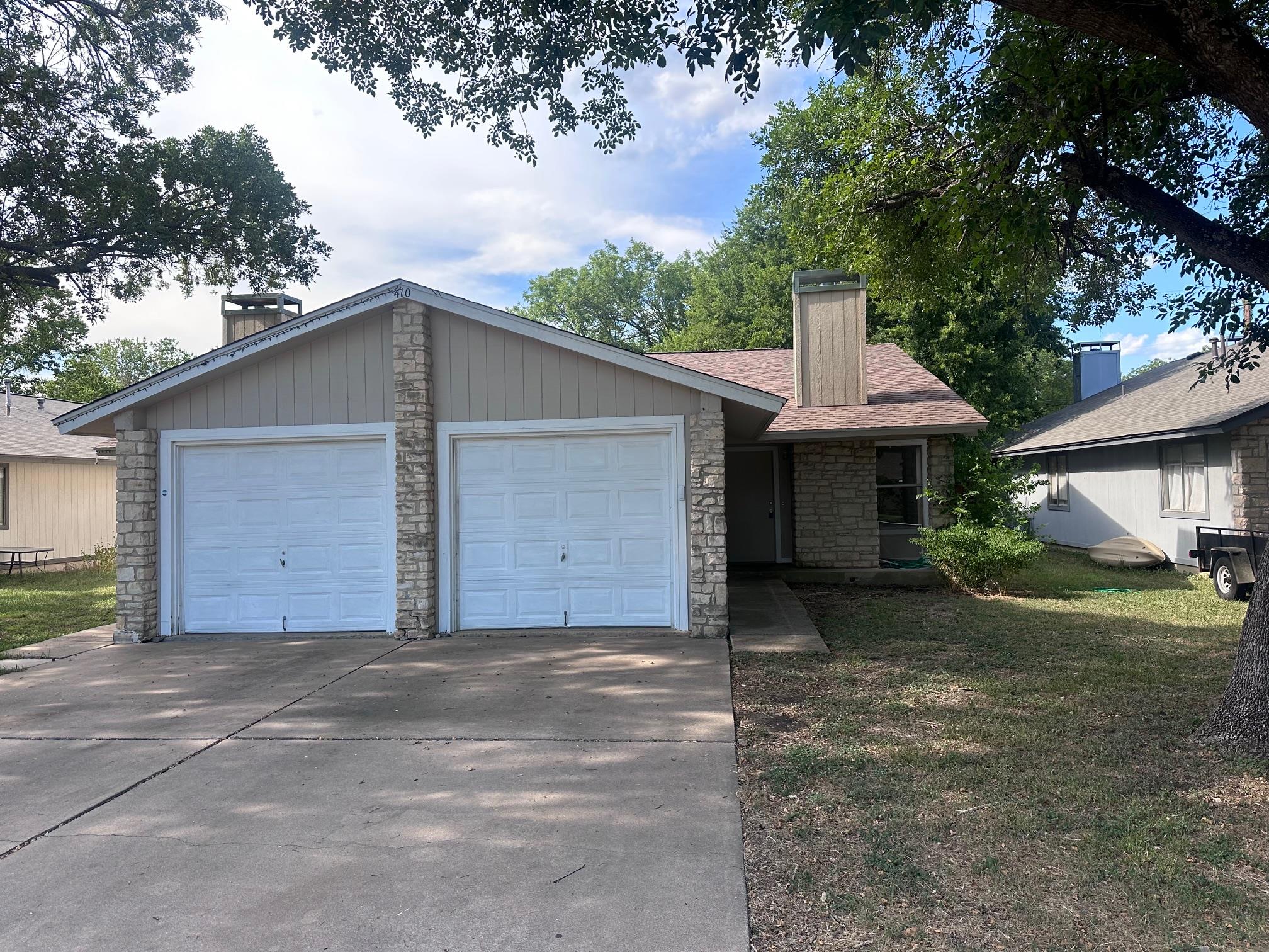 410 LINDEN St # B, Bastrop, TX 78602