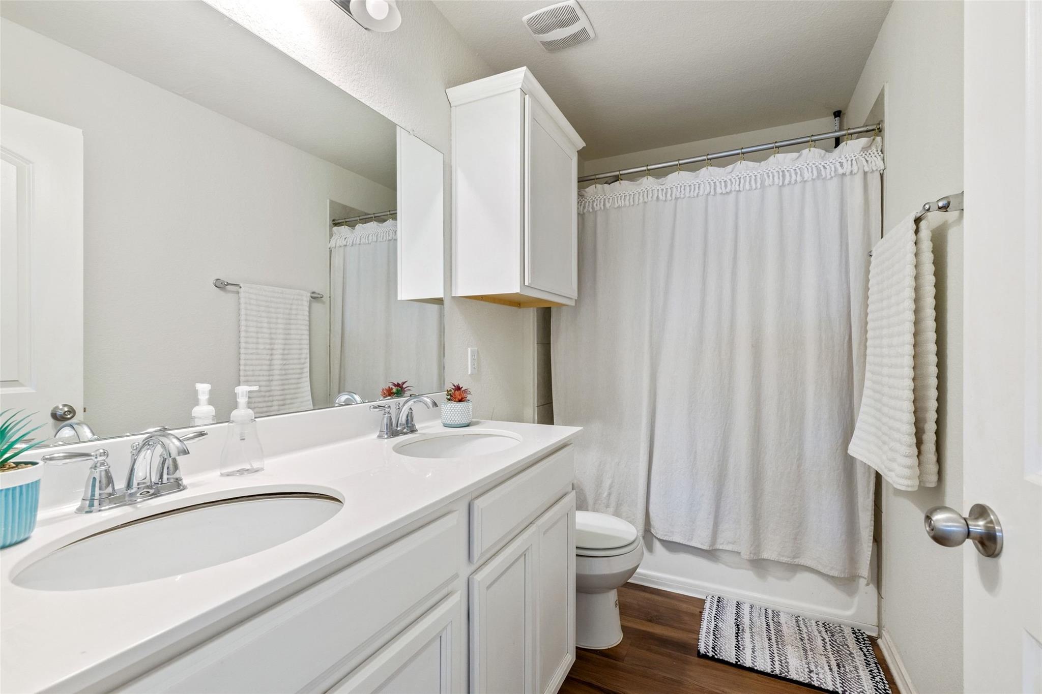 290 Bayberry Cir, Buda, TX 78610