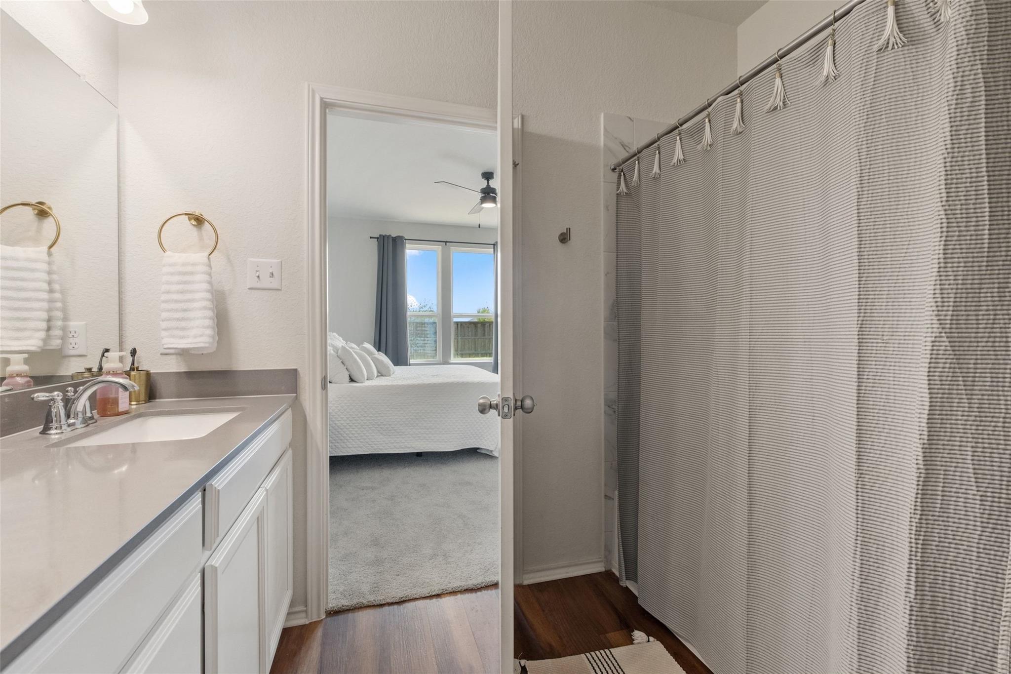 290 Bayberry Cir, Buda, TX 78610