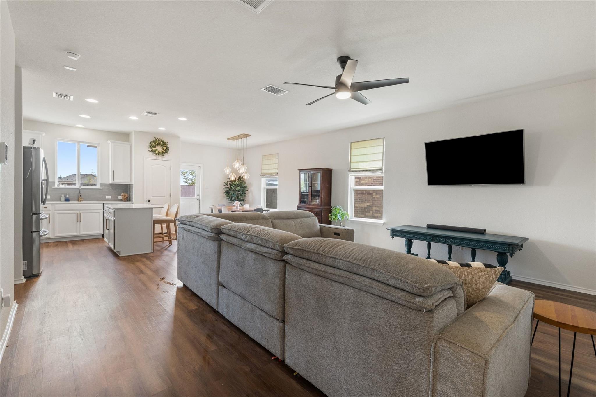 290 Bayberry Cir, Buda, TX 78610