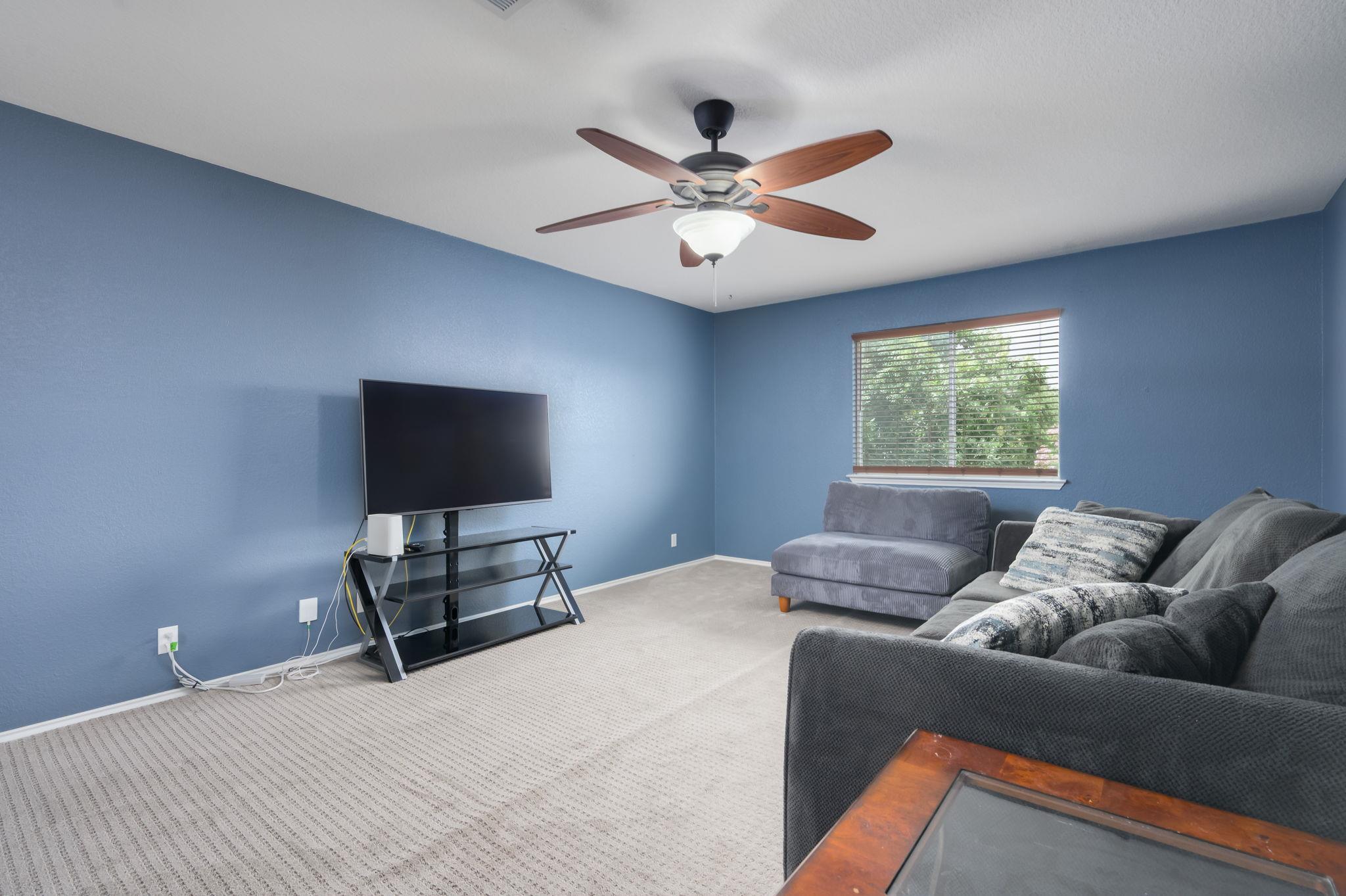 207 Presidio Dr, Leander, TX 78641