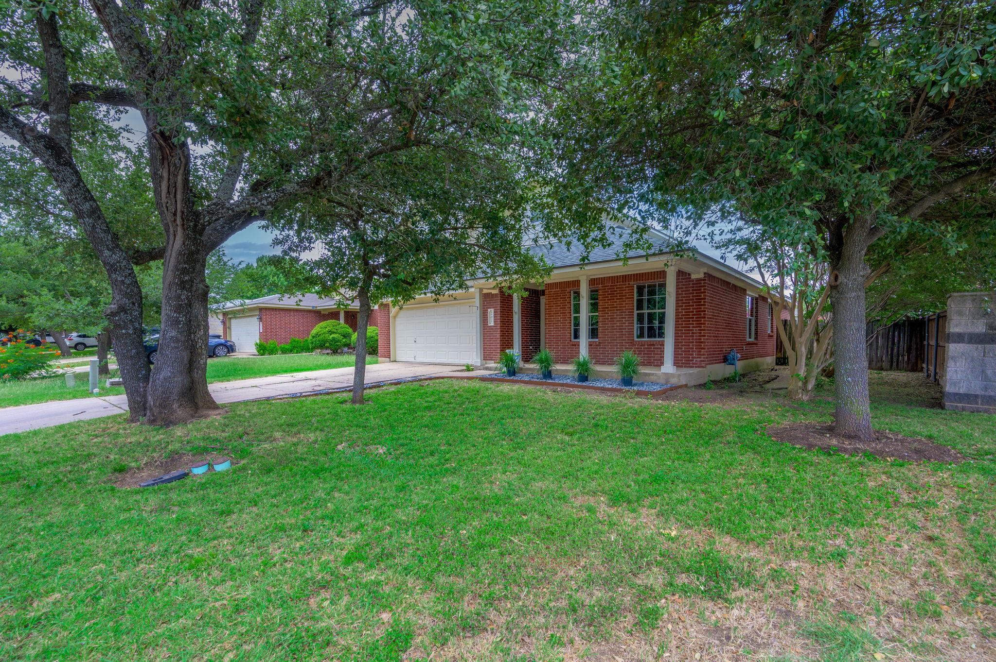 207 Presidio Dr, Leander, TX 78641