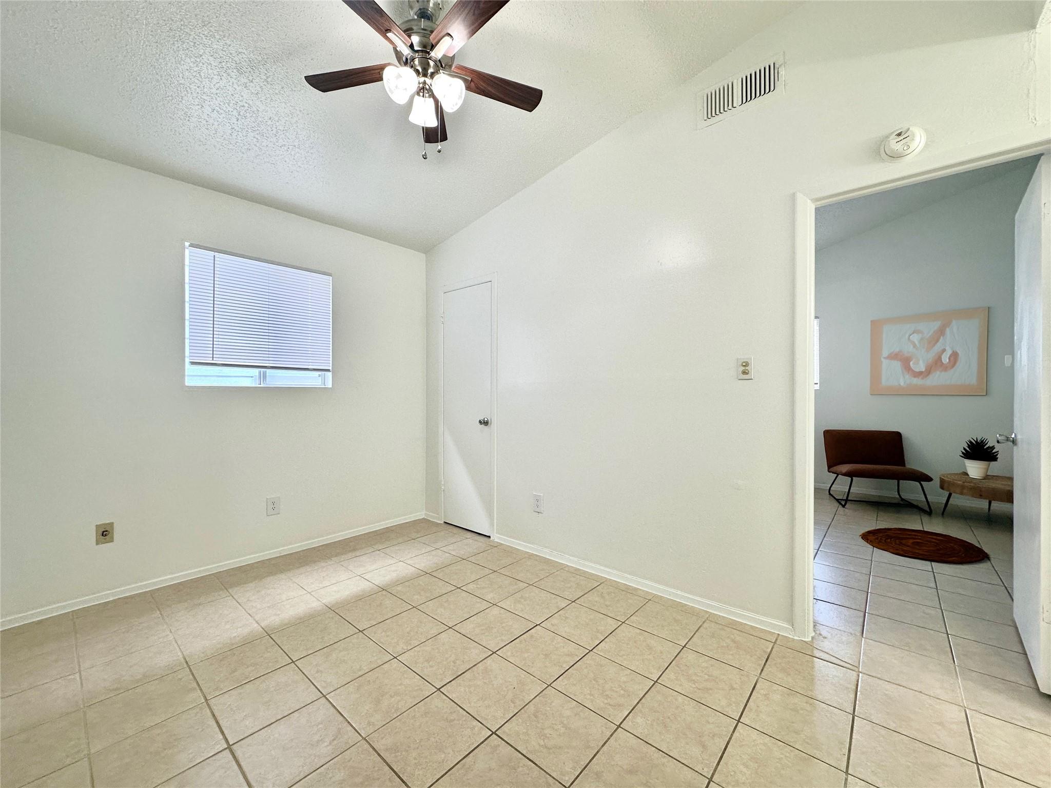 2410 Longview St # D-204, Austin, TX 78705