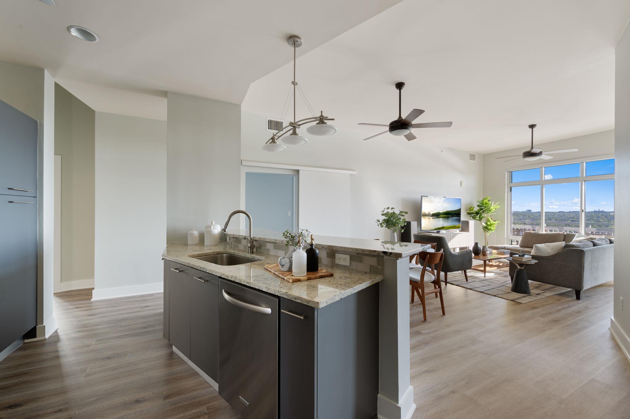 603 Davis St # 2009, Austin, TX 78701