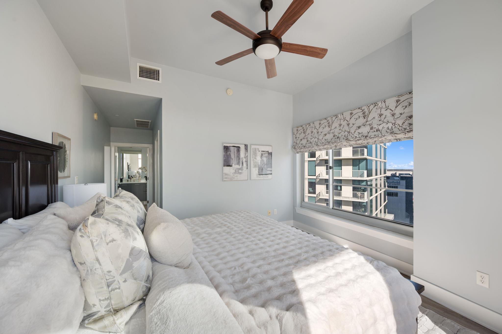 603 Davis St # 2009, Austin, TX 78701